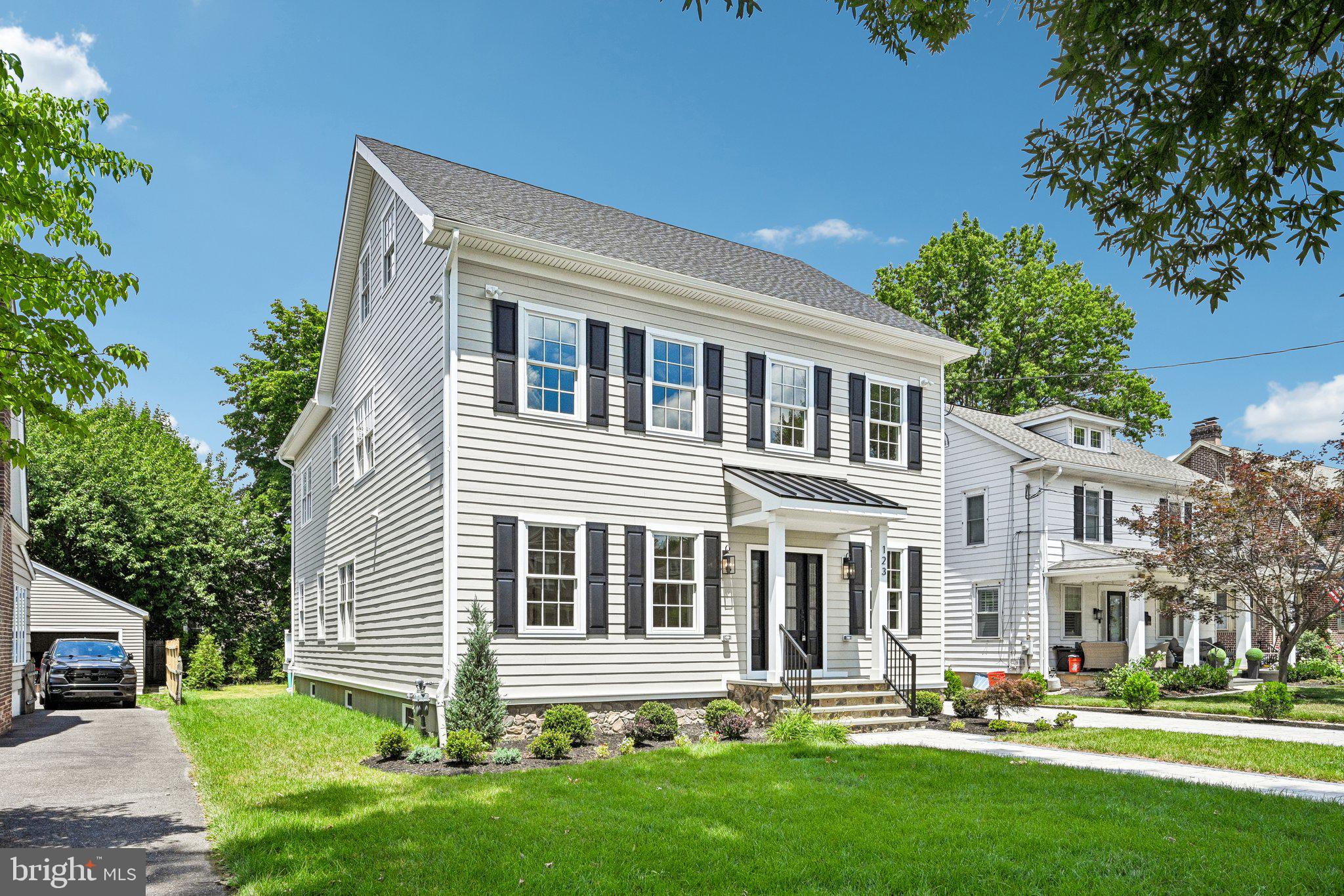 123 HAWTHORNE AVENUE
