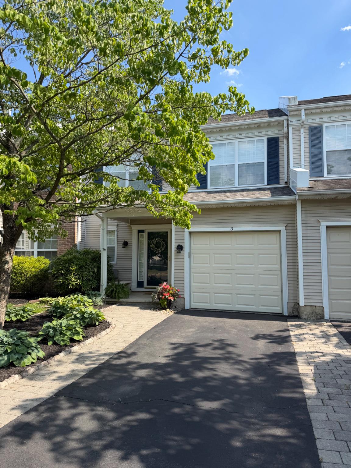 3 CAMELLIA COURT