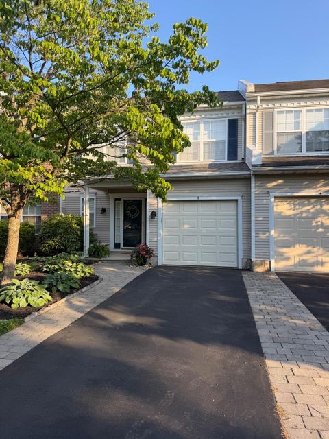 Townhouse For Sale - 3 Camellia Court<br/> Bucks County, NEWTOWN, PA 18940