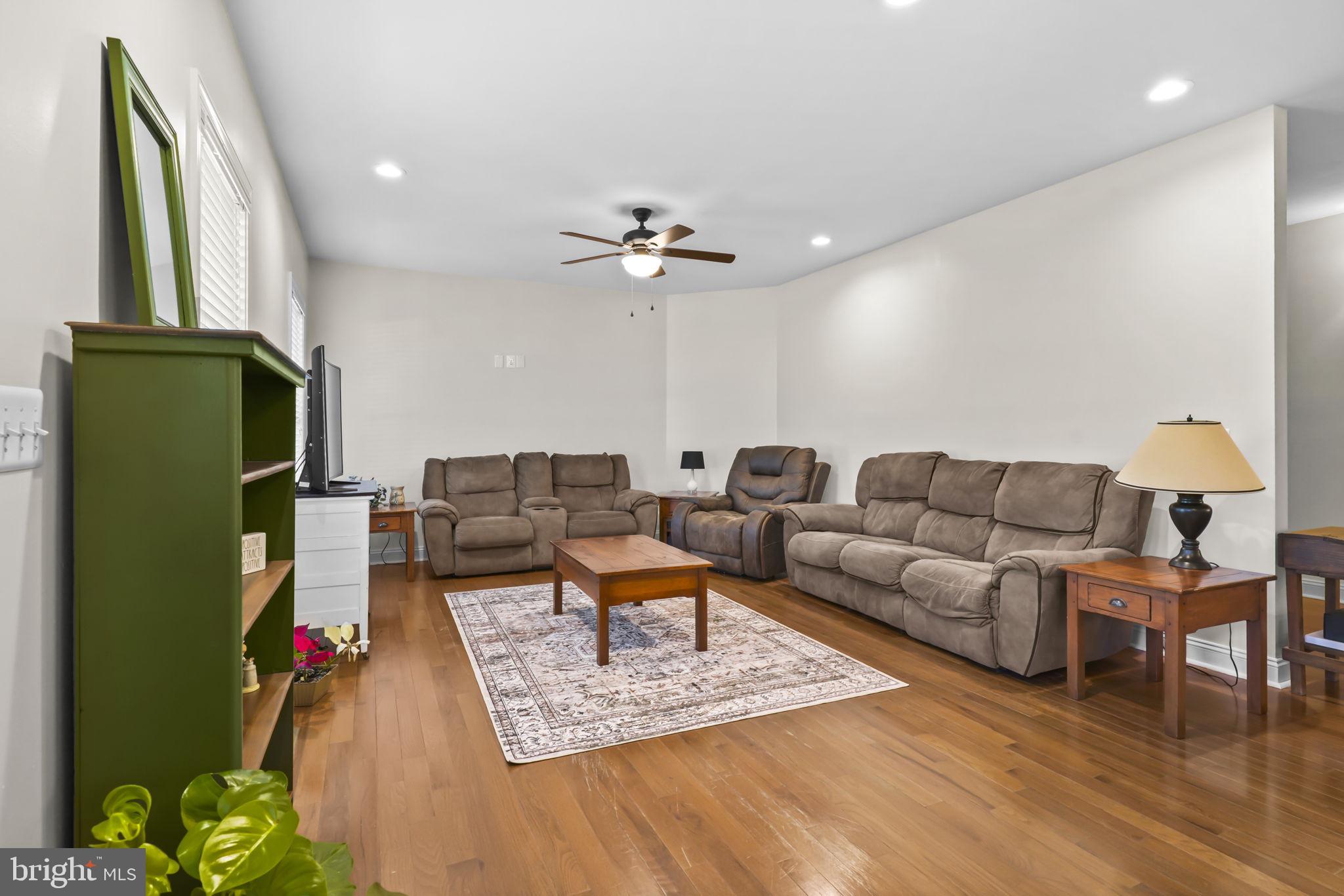 LEXINGTON PARK - Residential