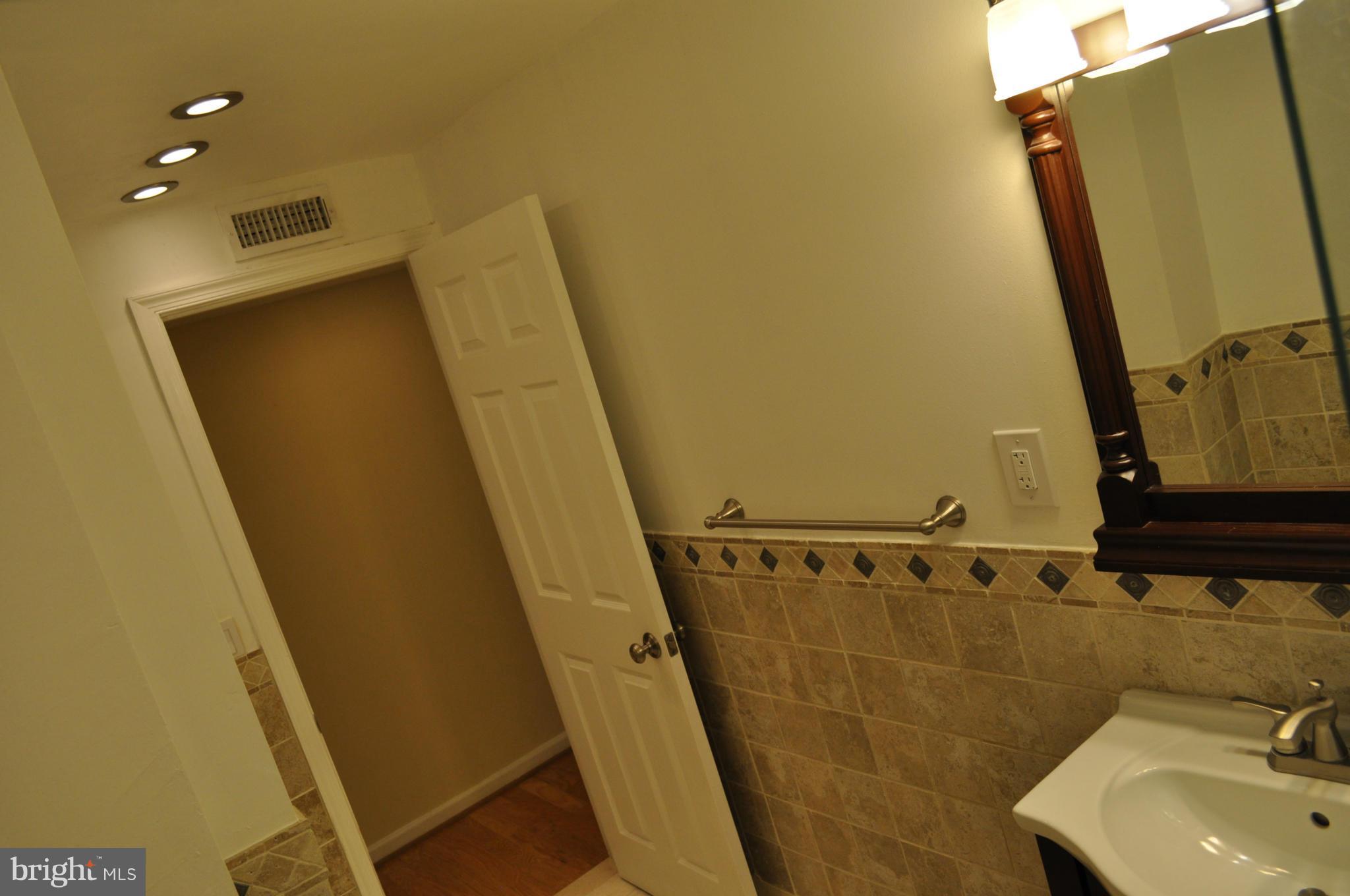 PARK GLEN - Residential Lease