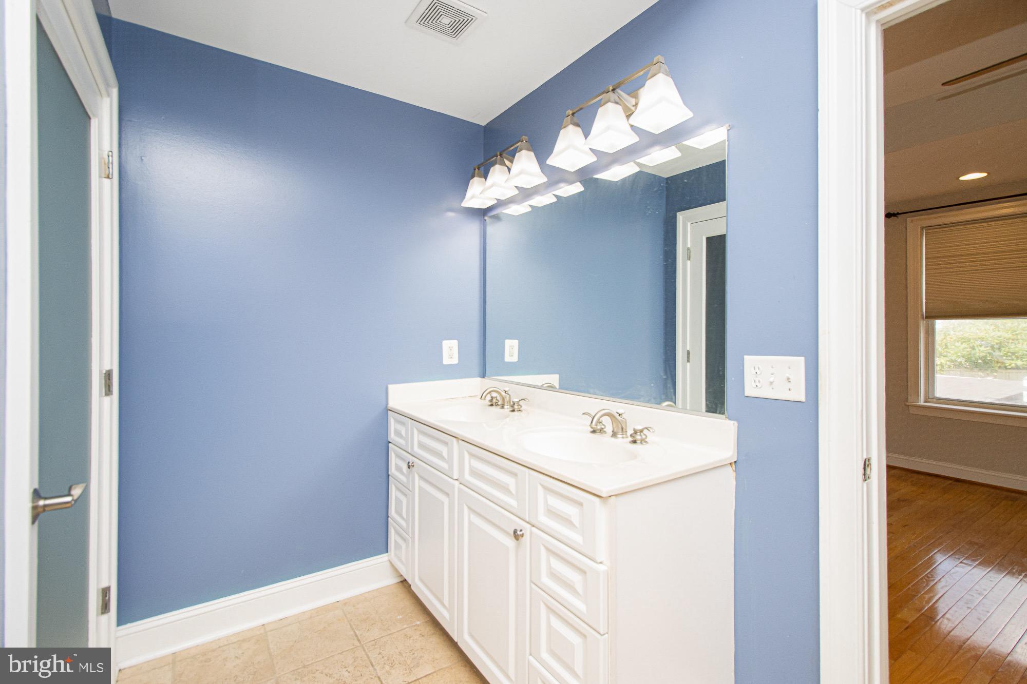 FEDERAL HILL HISTORIC DISTRICT - Residential Lease