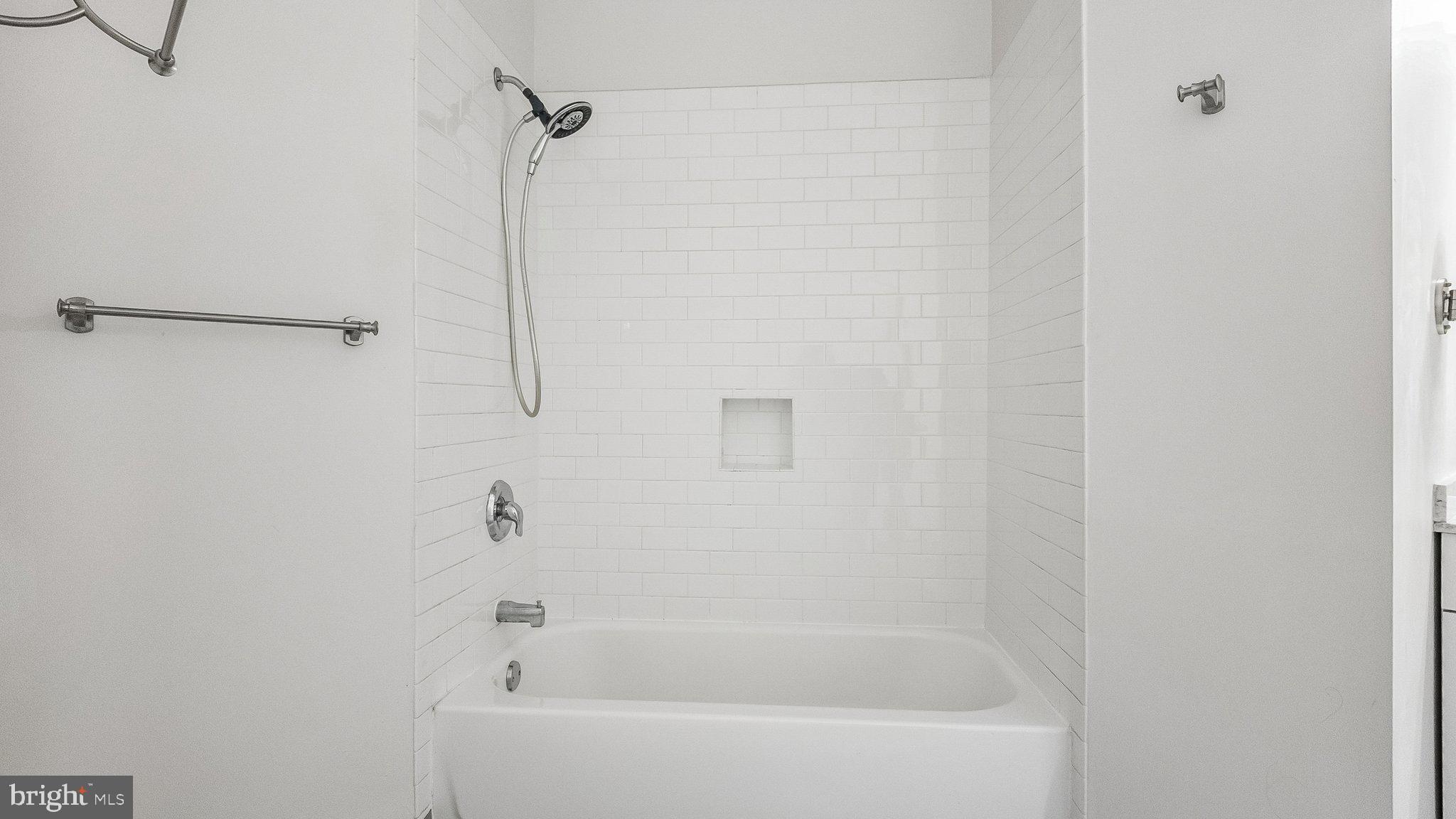 LOGAN SQUARE - Residential