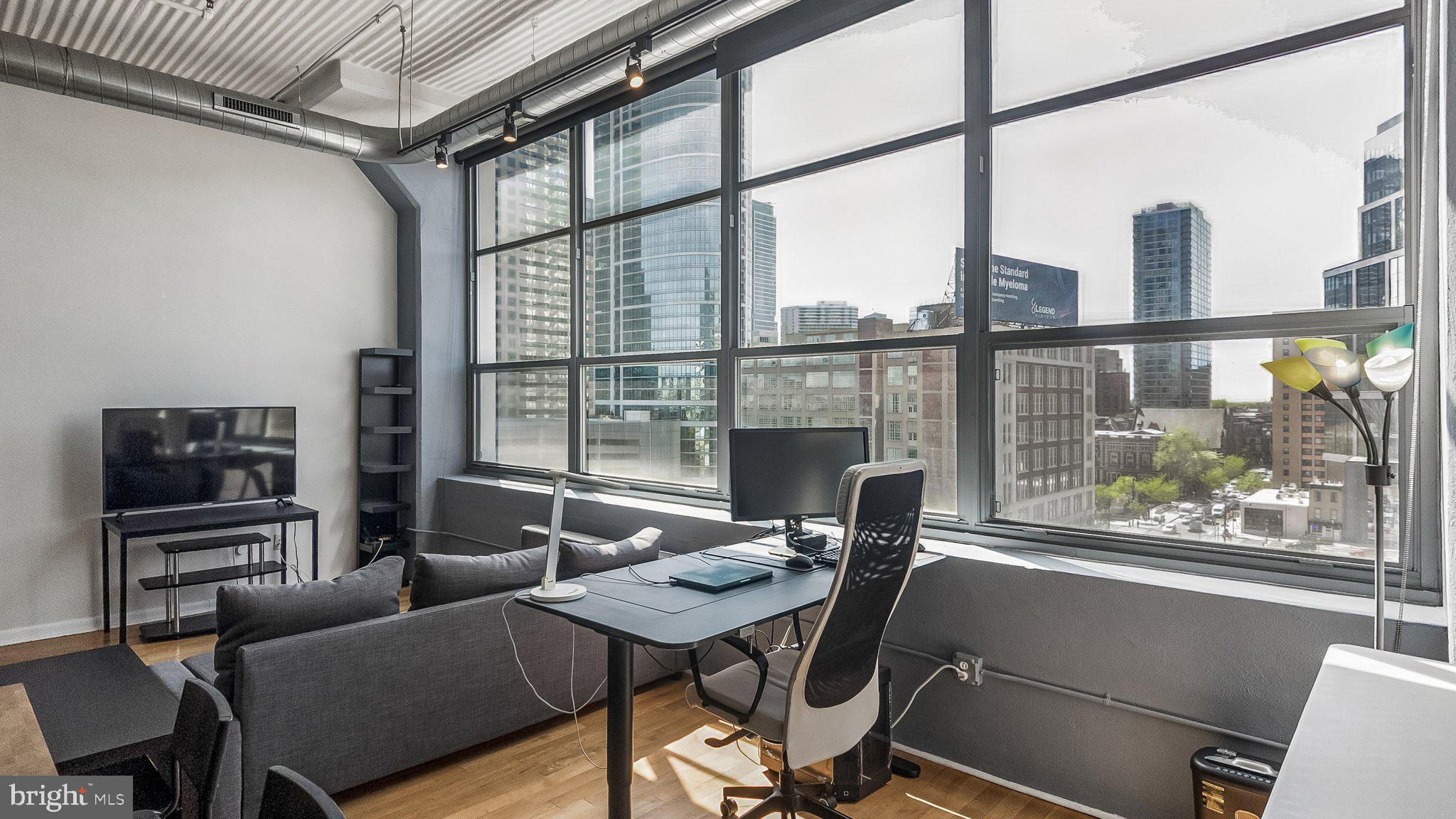 LOGAN SQUARE - Residential