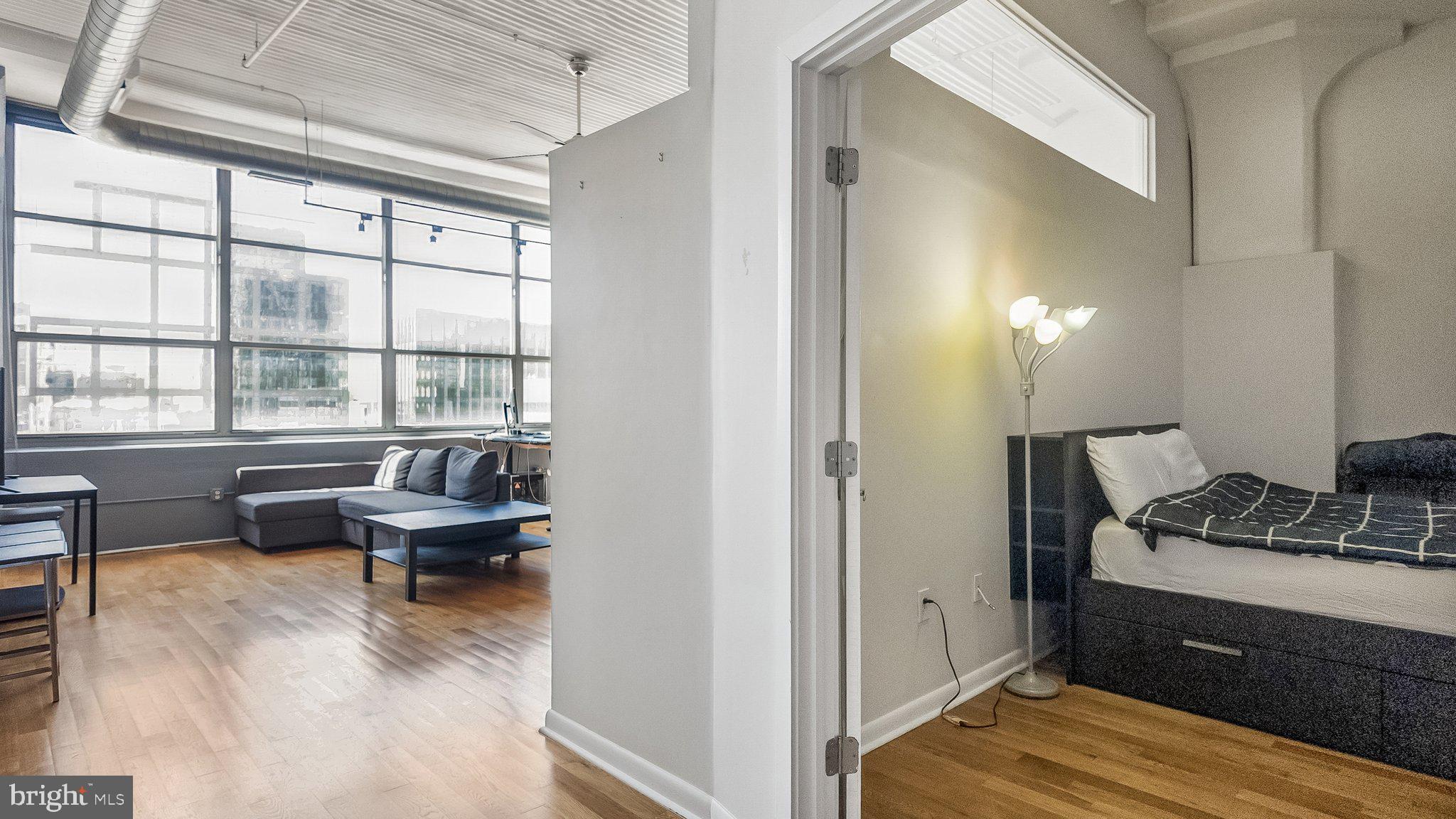 LOGAN SQUARE - Residential