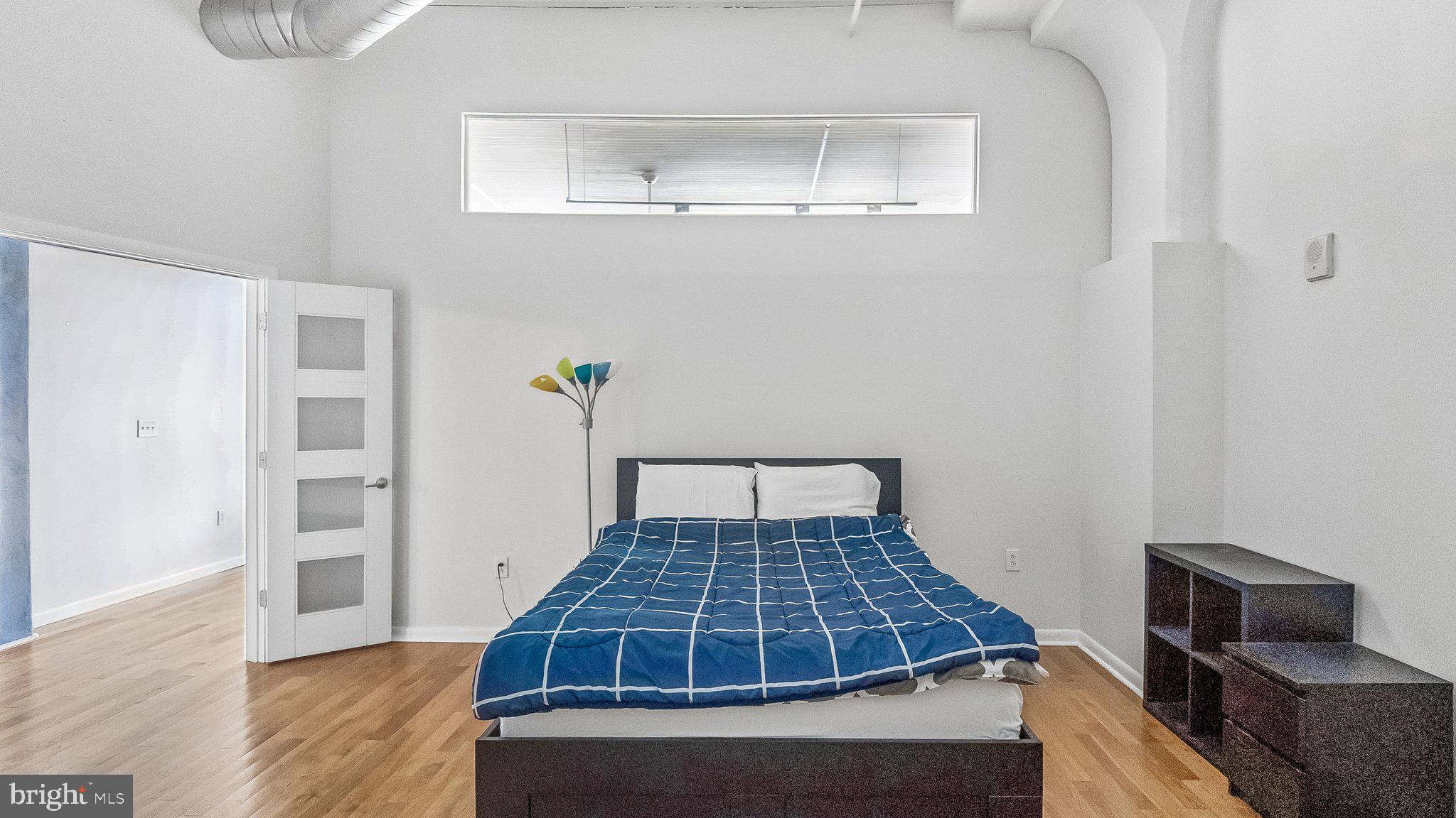 LOGAN SQUARE - Residential