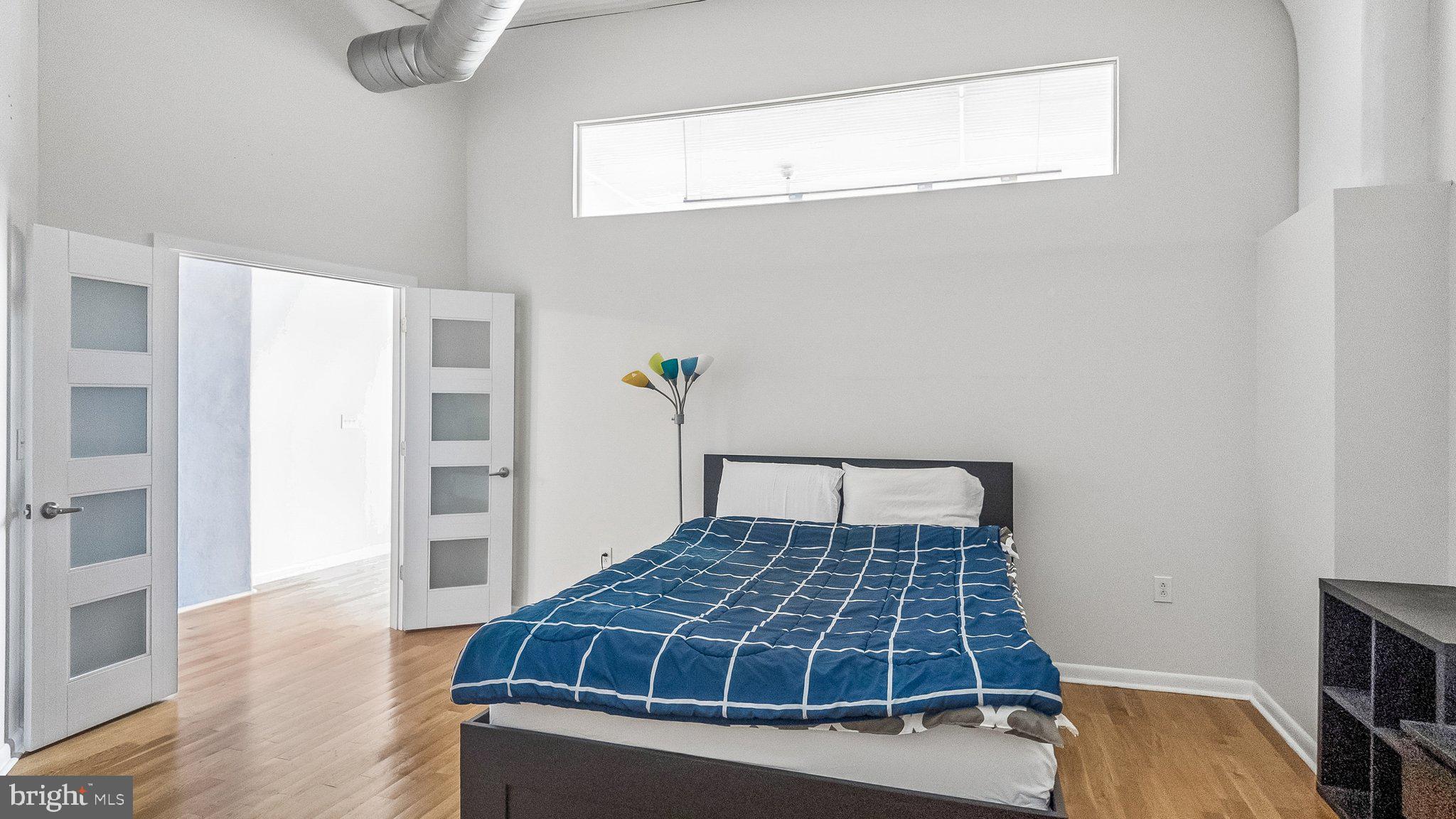 LOGAN SQUARE - Residential