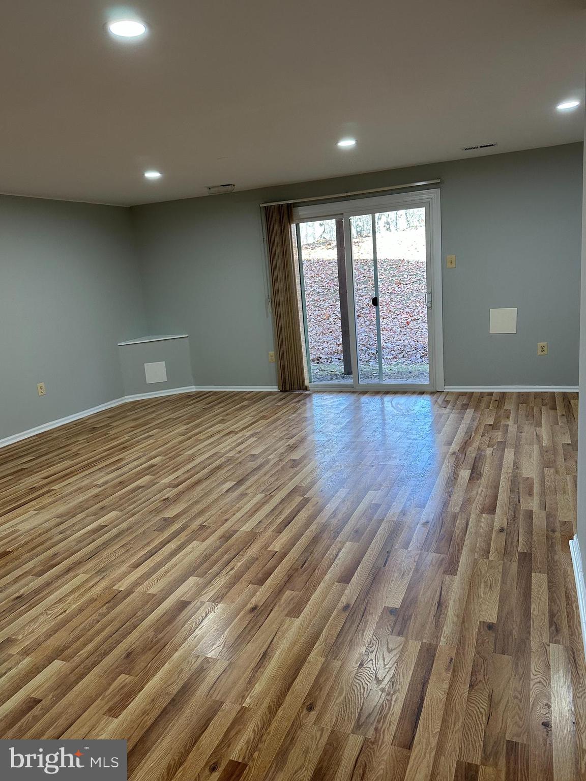 CROMWELL STATION - Residential Lease