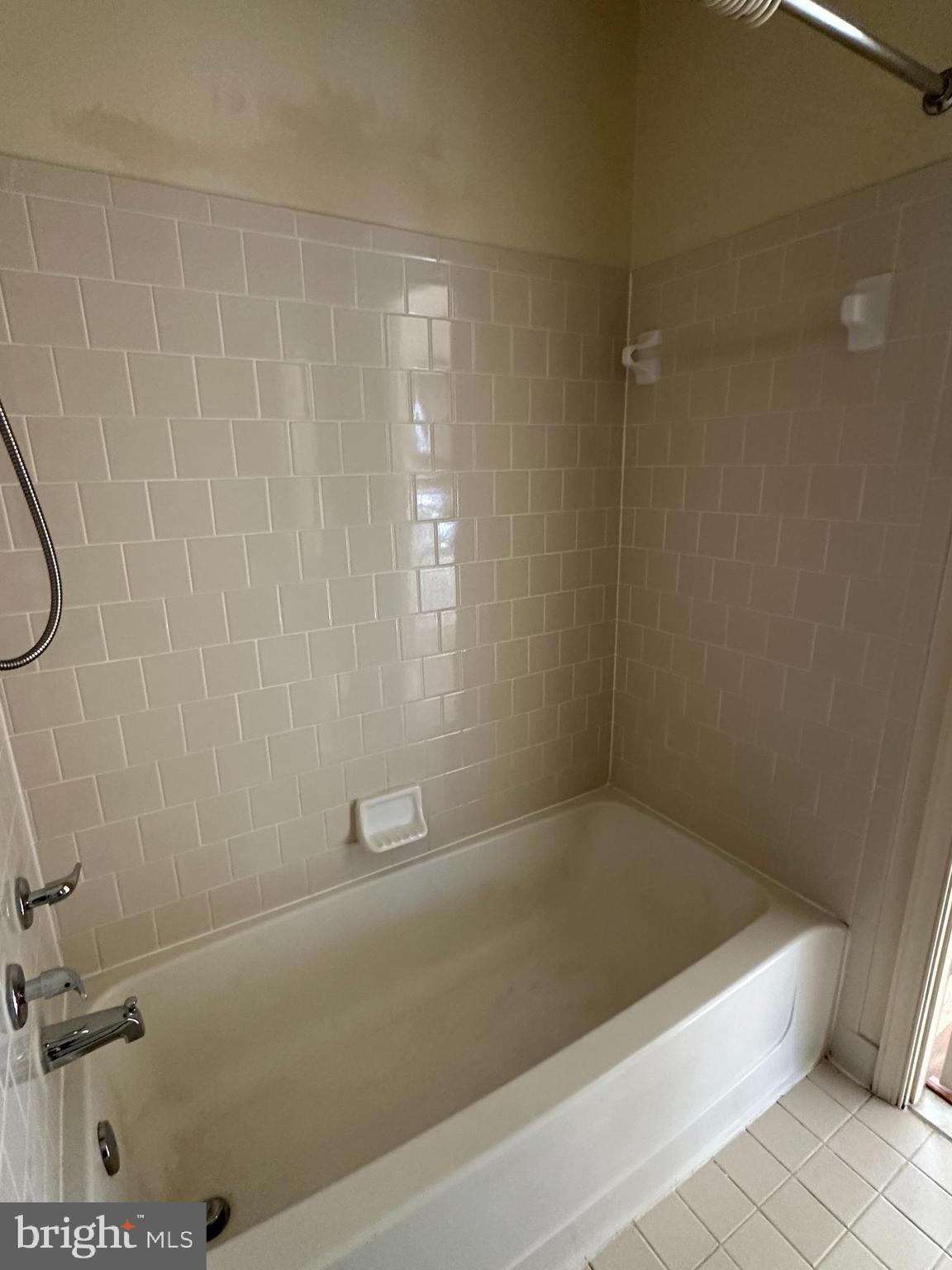 CROMWELL STATION - Residential Lease