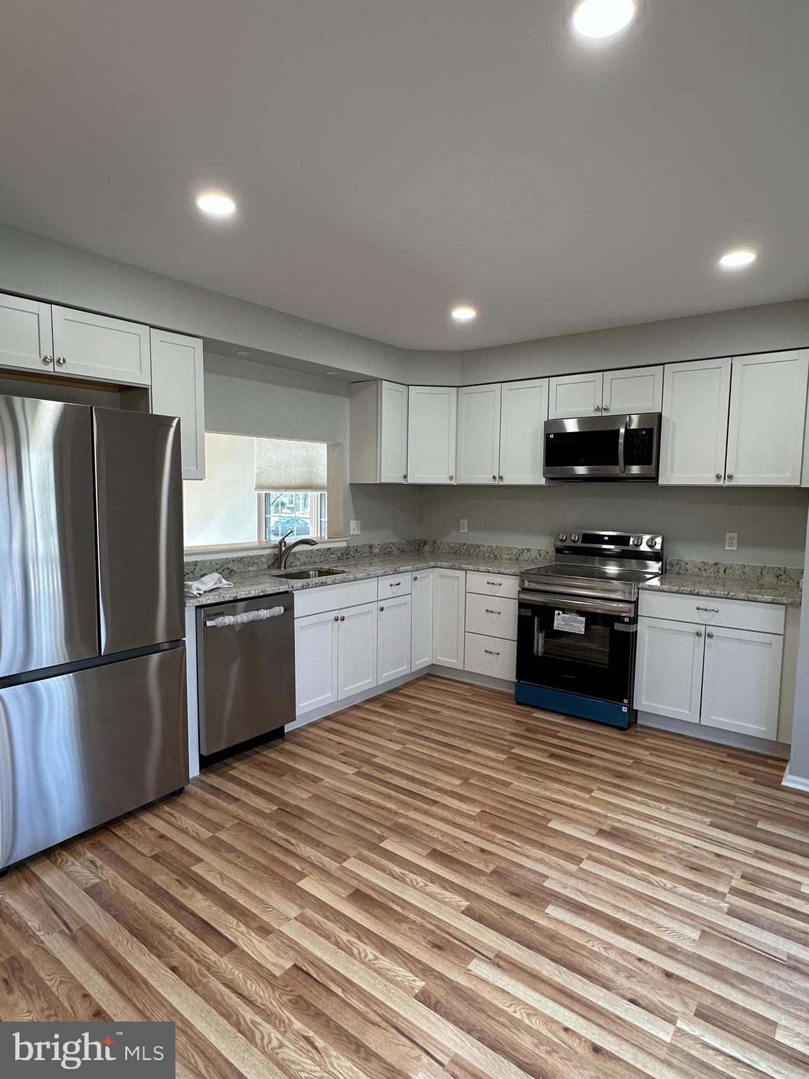 CROMWELL STATION - Residential Lease