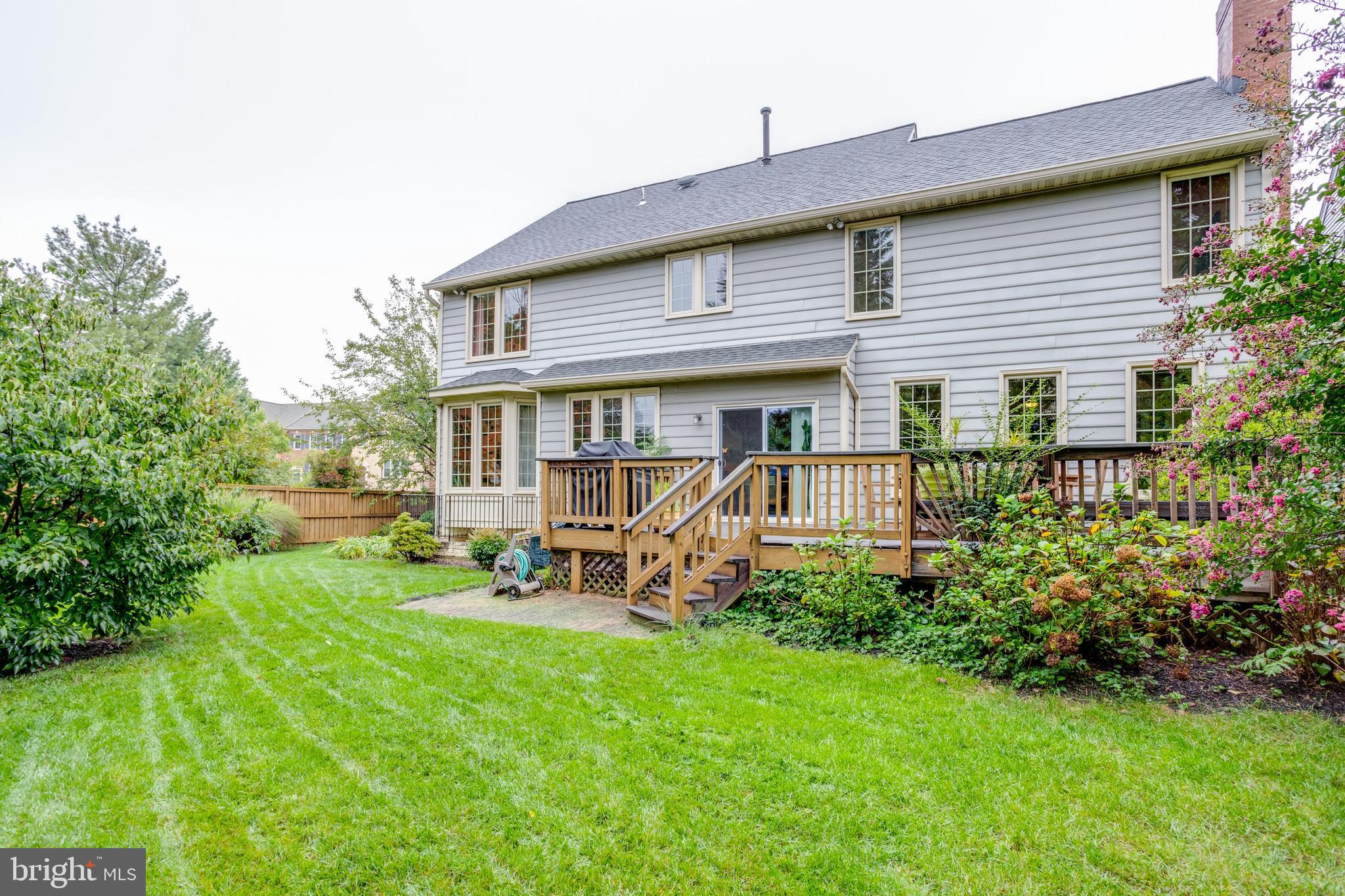 CRESTMONT - Residential