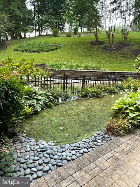 WATERMARK PLACE CONDOMINIUMS - Residential