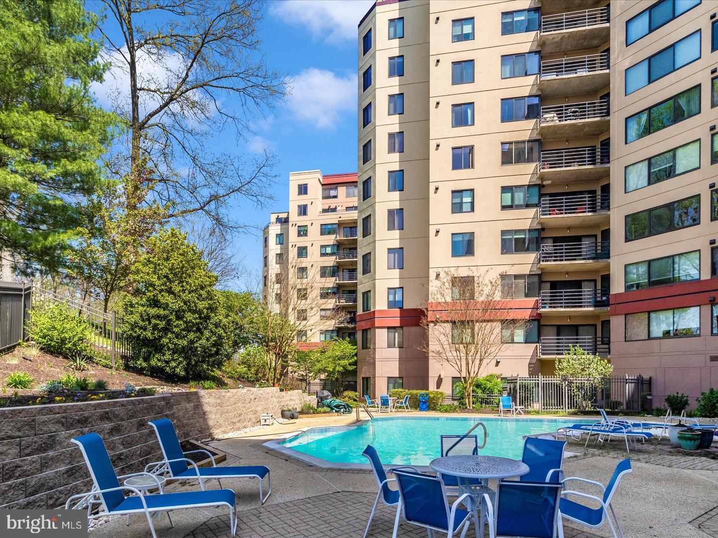 WATERMARK PLACE CONDOMINIUMS - Residential