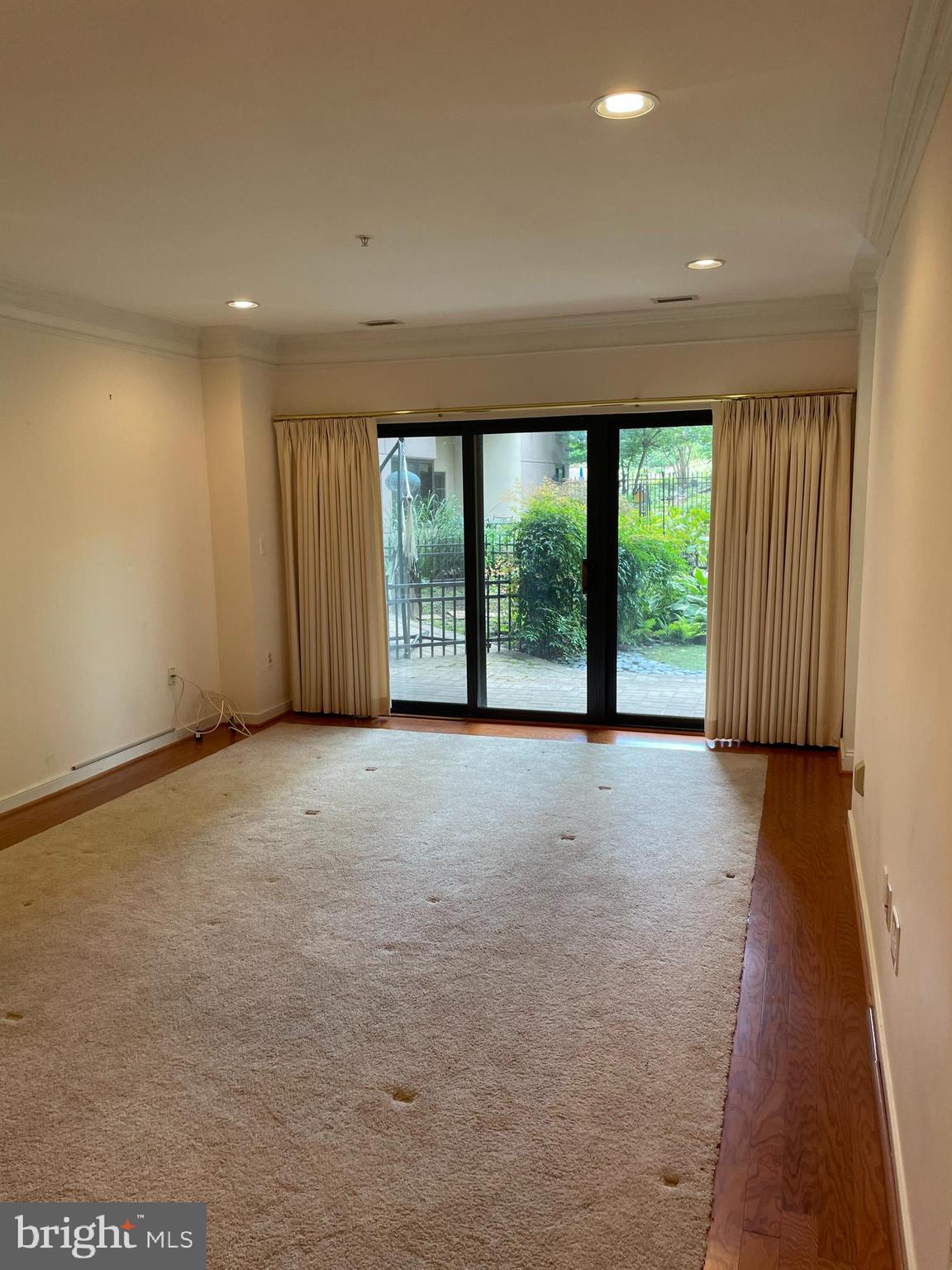 WATERMARK PLACE CONDOMINIUMS - Residential