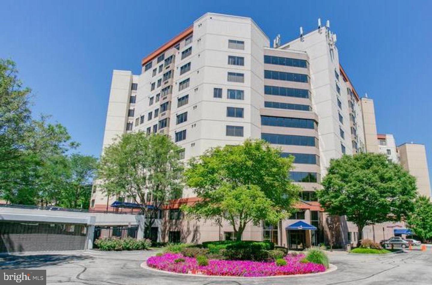 WATERMARK PLACE CONDOMINIUMS - Residential