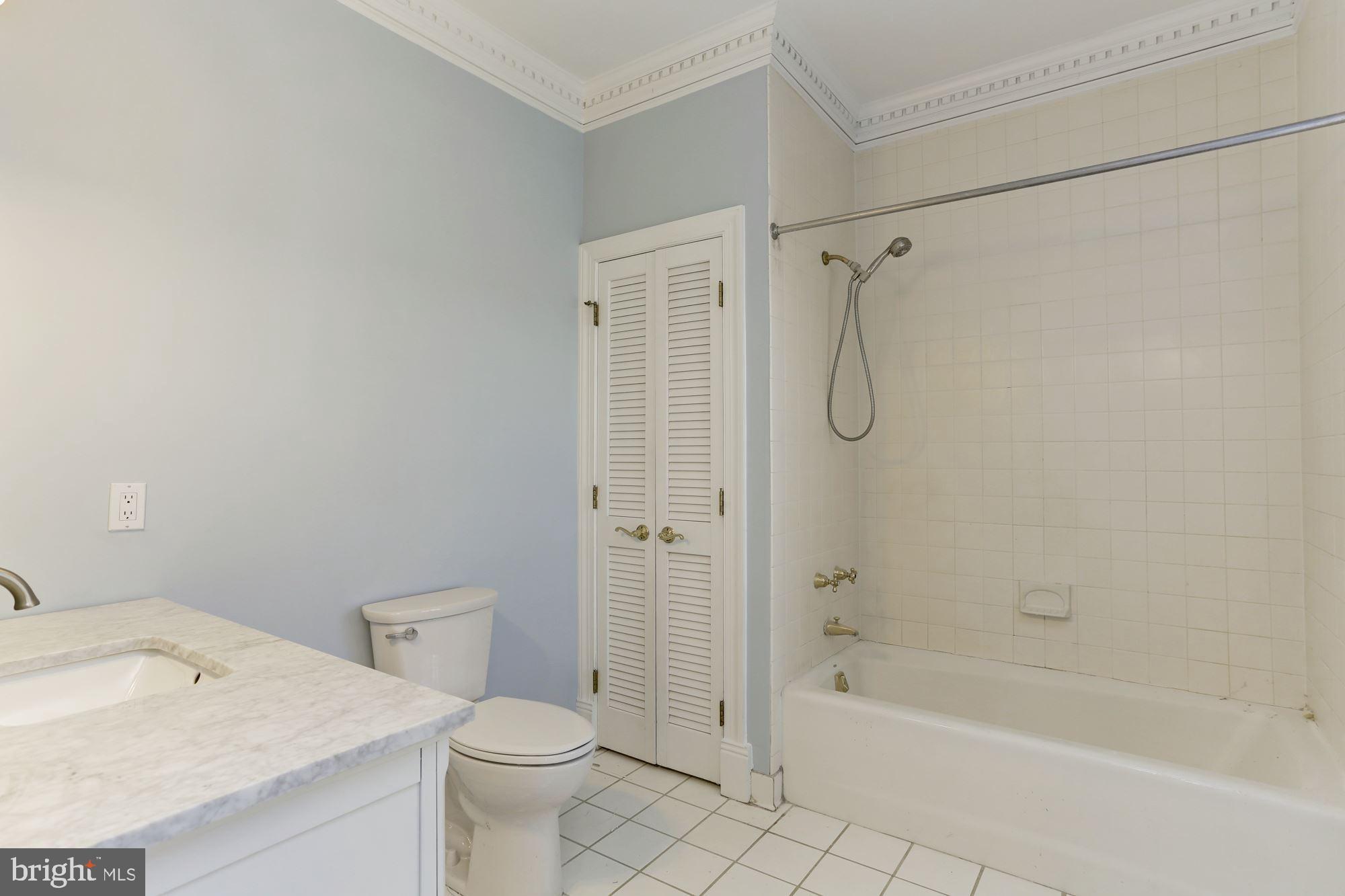 ALLNUTT FARMS ESTATES - Residential