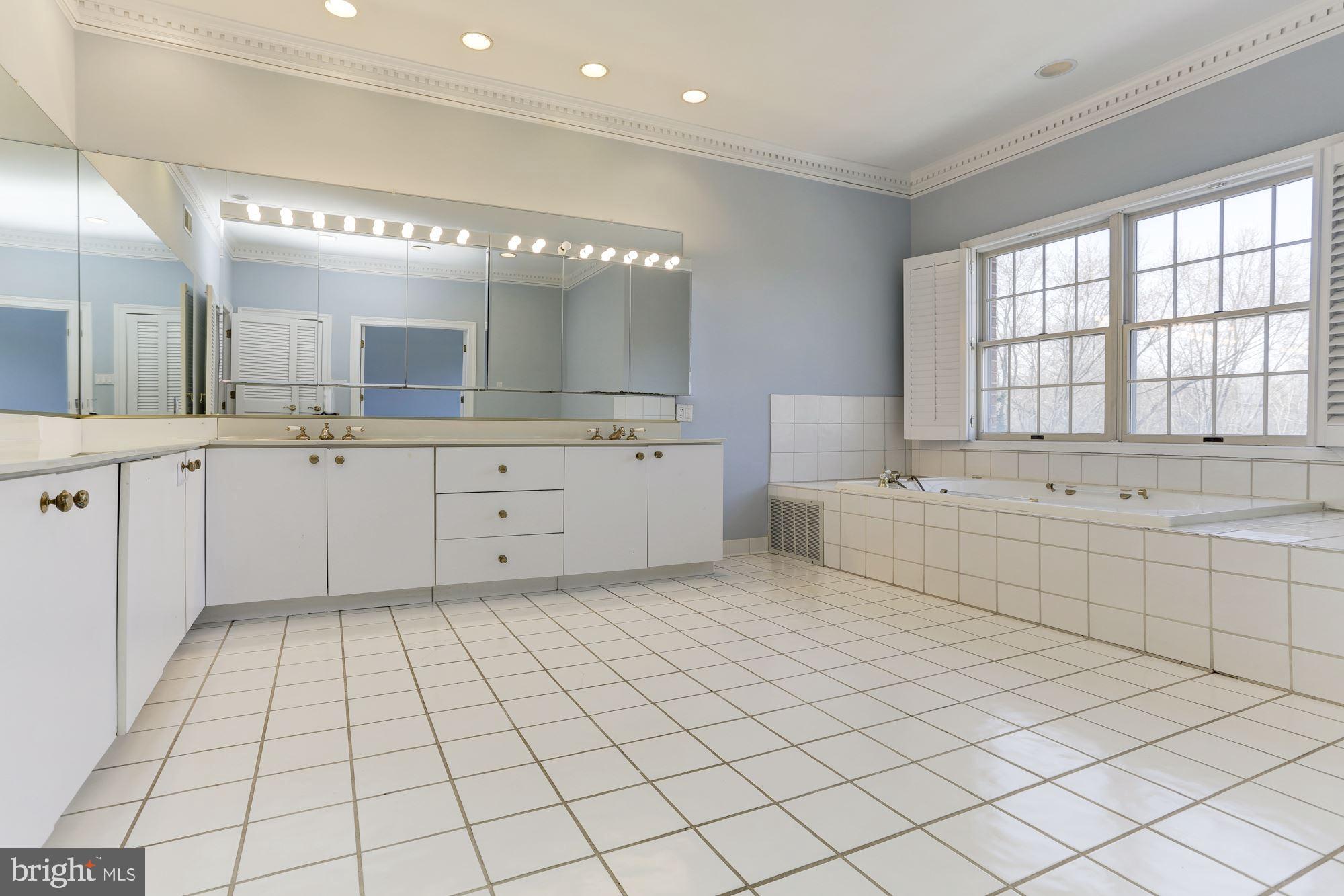 ALLNUTT FARMS ESTATES - Residential