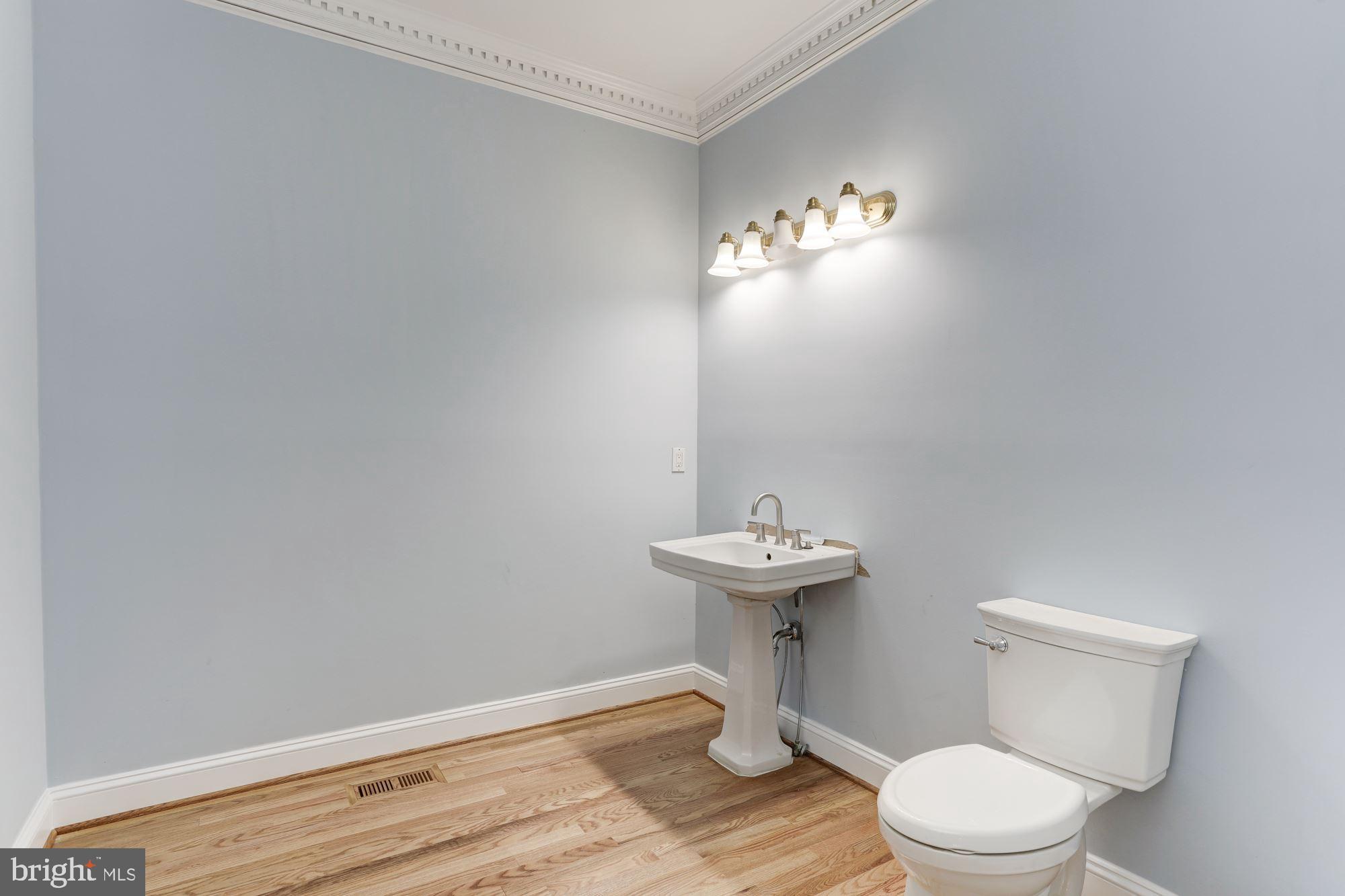 ALLNUTT FARMS ESTATES - Residential