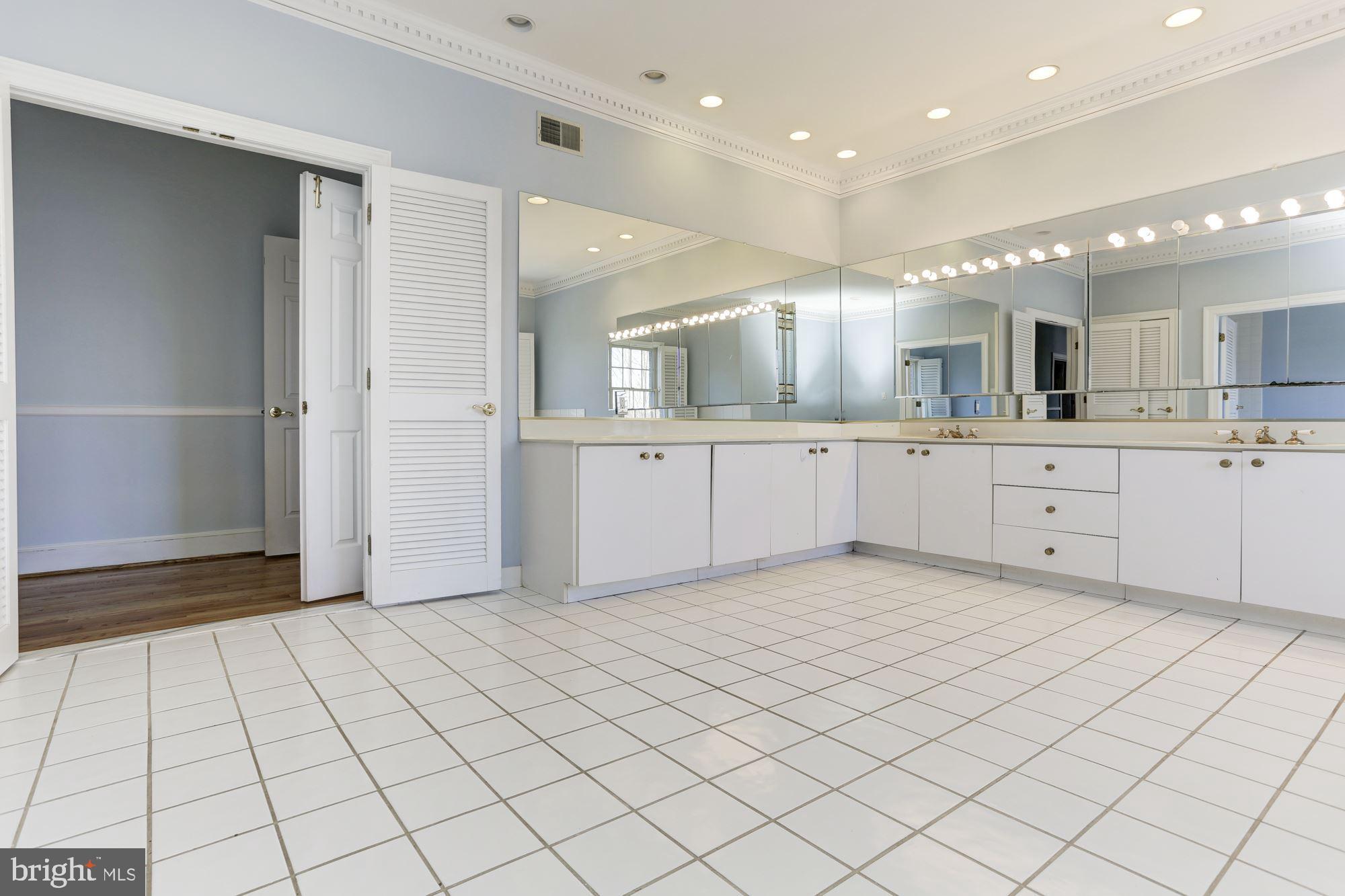 ALLNUTT FARMS ESTATES - Residential