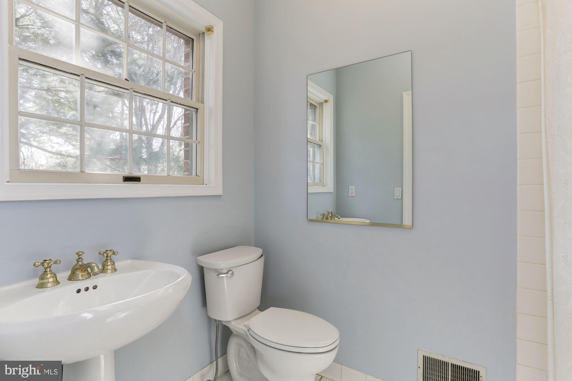 ALLNUTT FARMS ESTATES - Residential