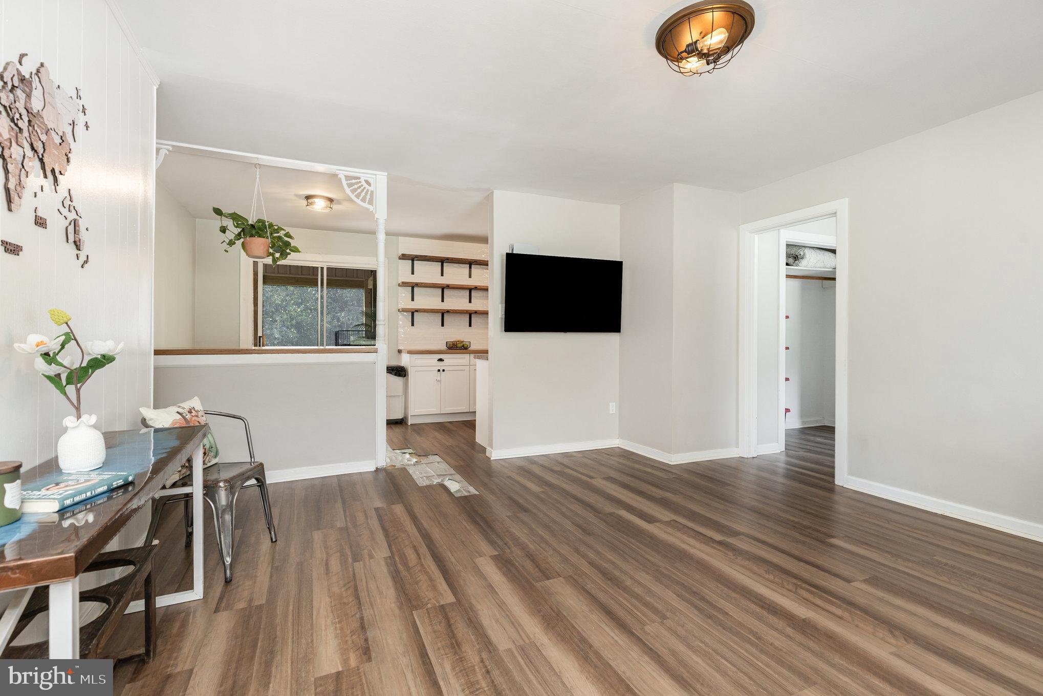 4211 IVORY LANE