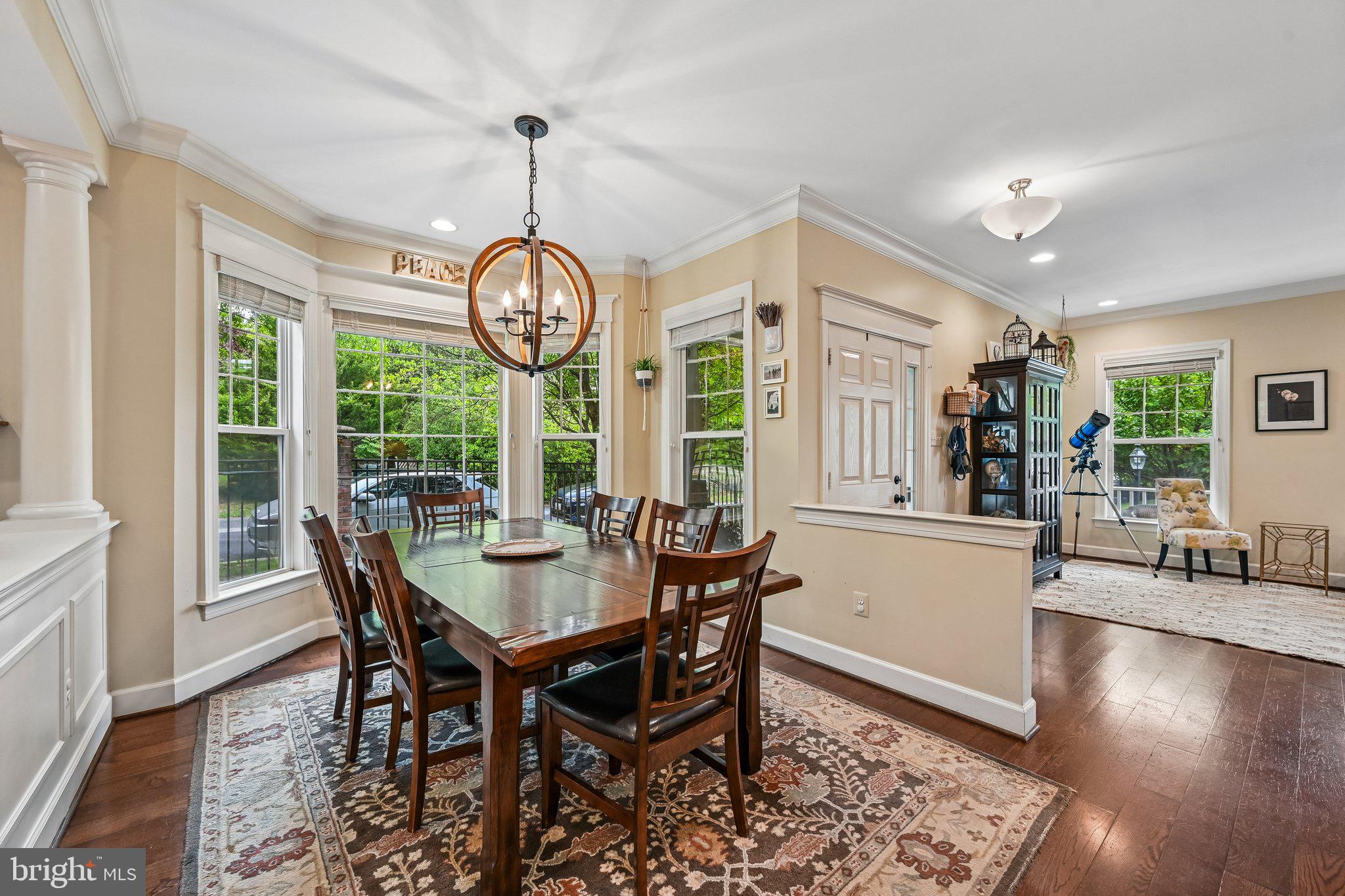 PARADISE VILLAGE - Residential