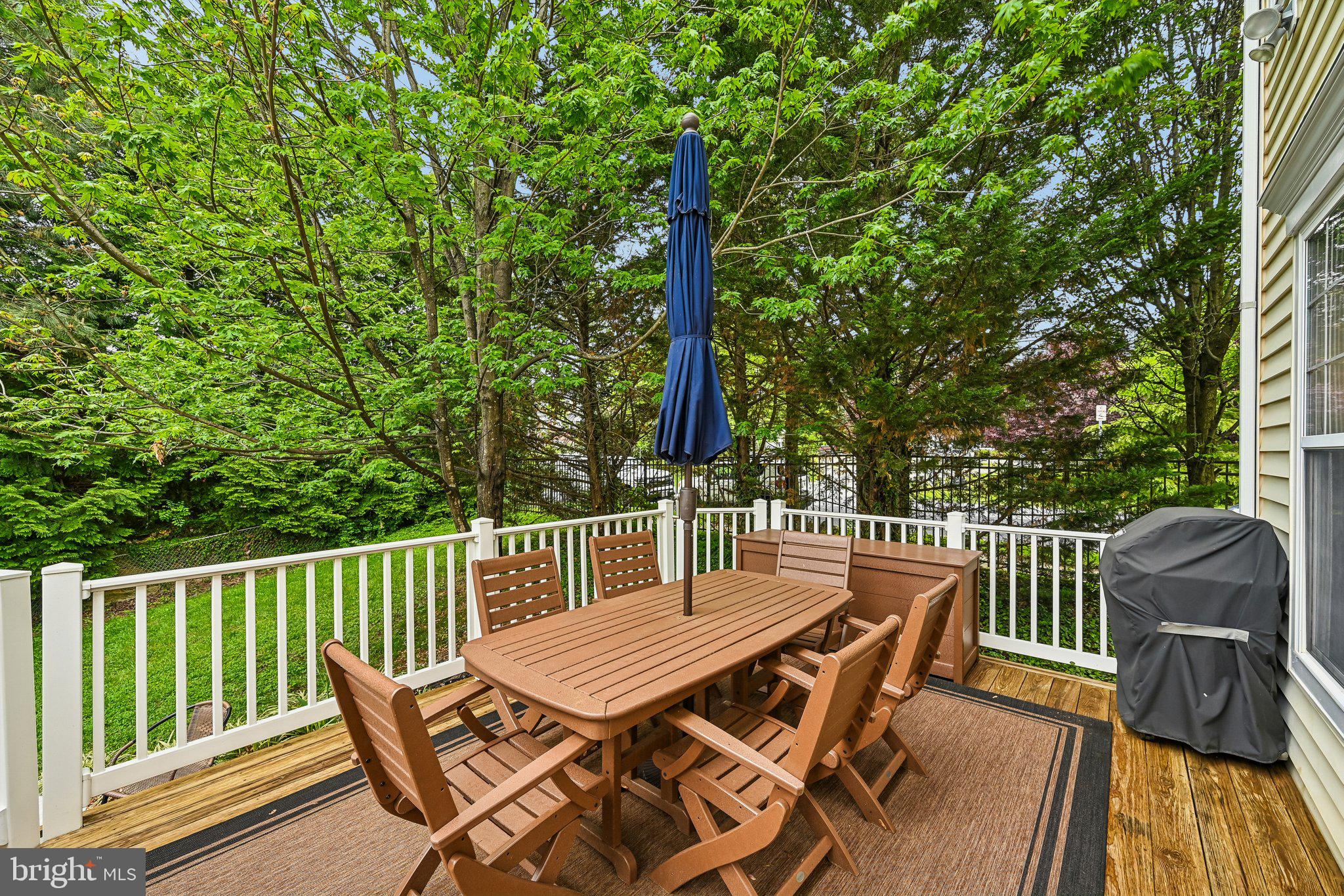 PARADISE VILLAGE - Residential