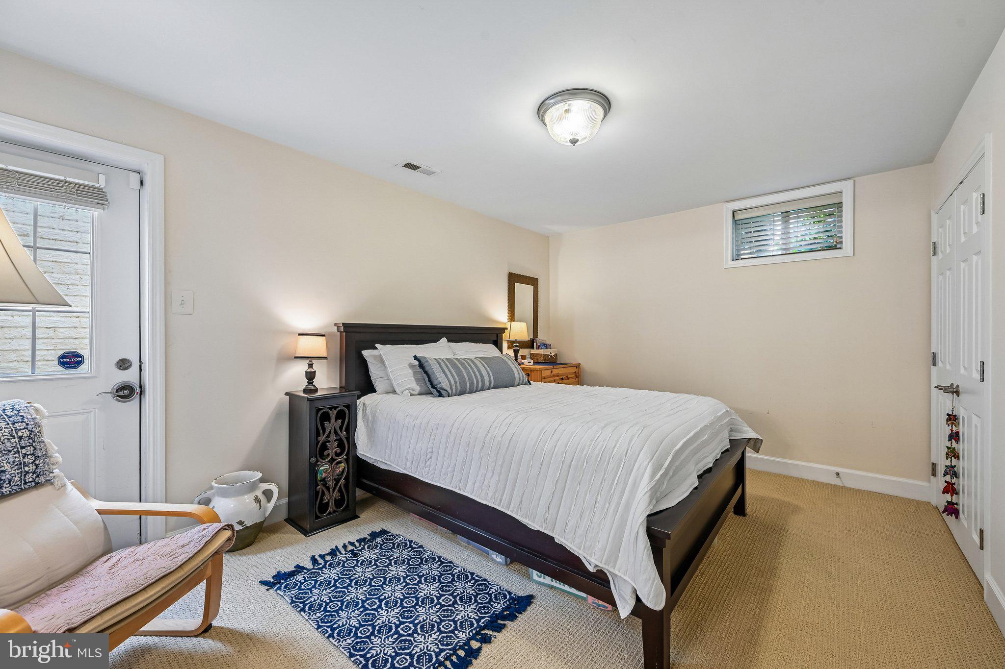 PARADISE VILLAGE - Residential