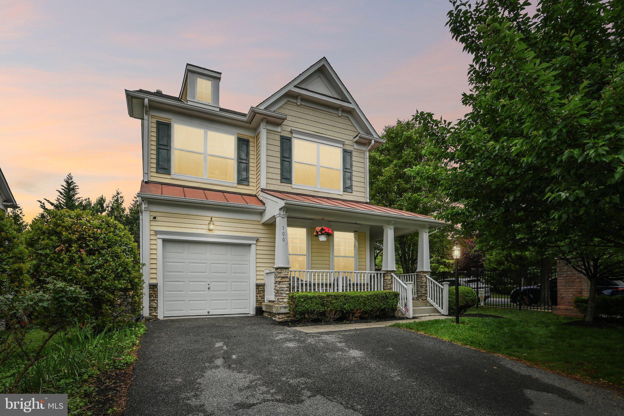 PARADISE VILLAGE - Residential