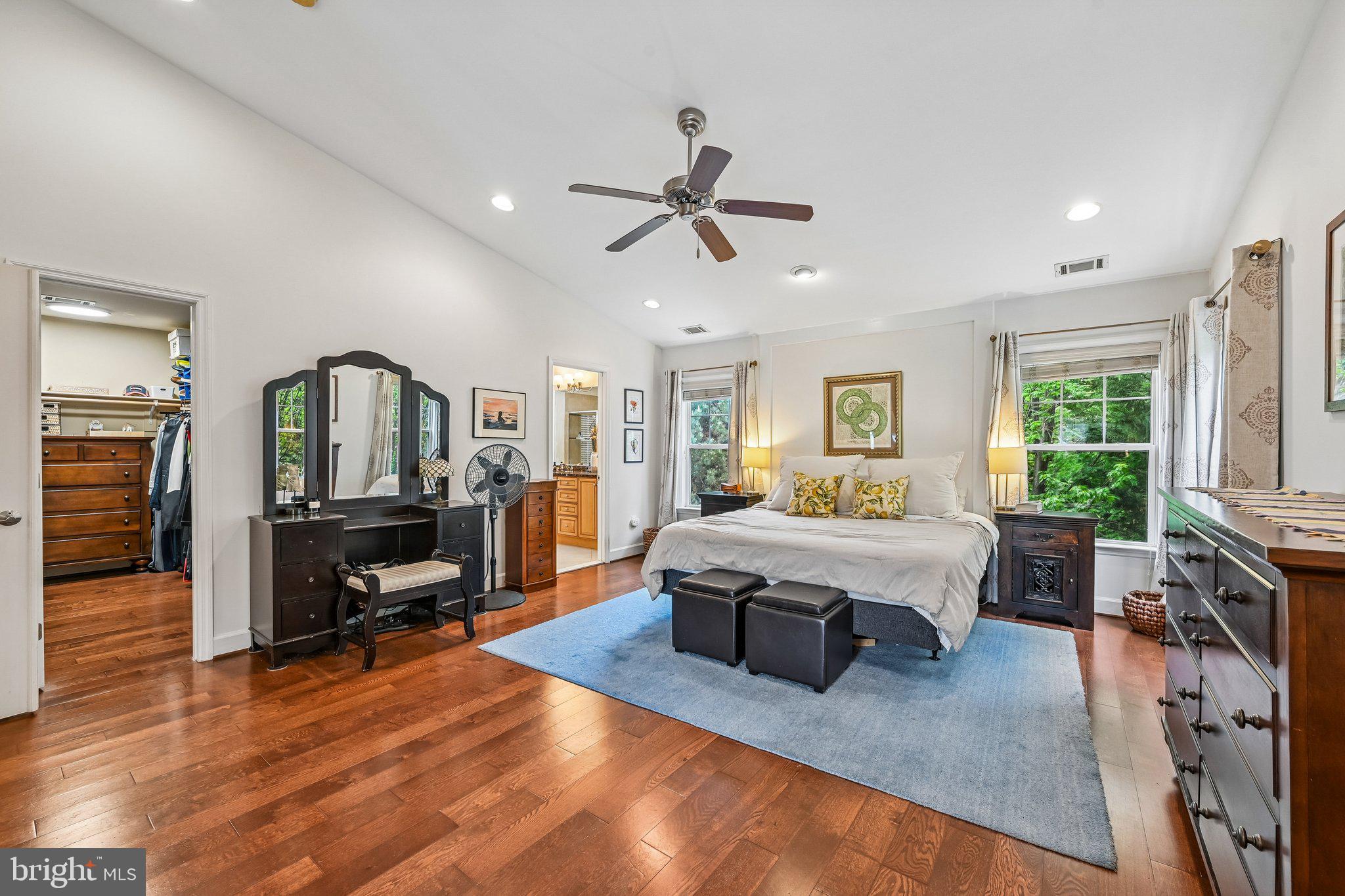 PARADISE VILLAGE - Residential