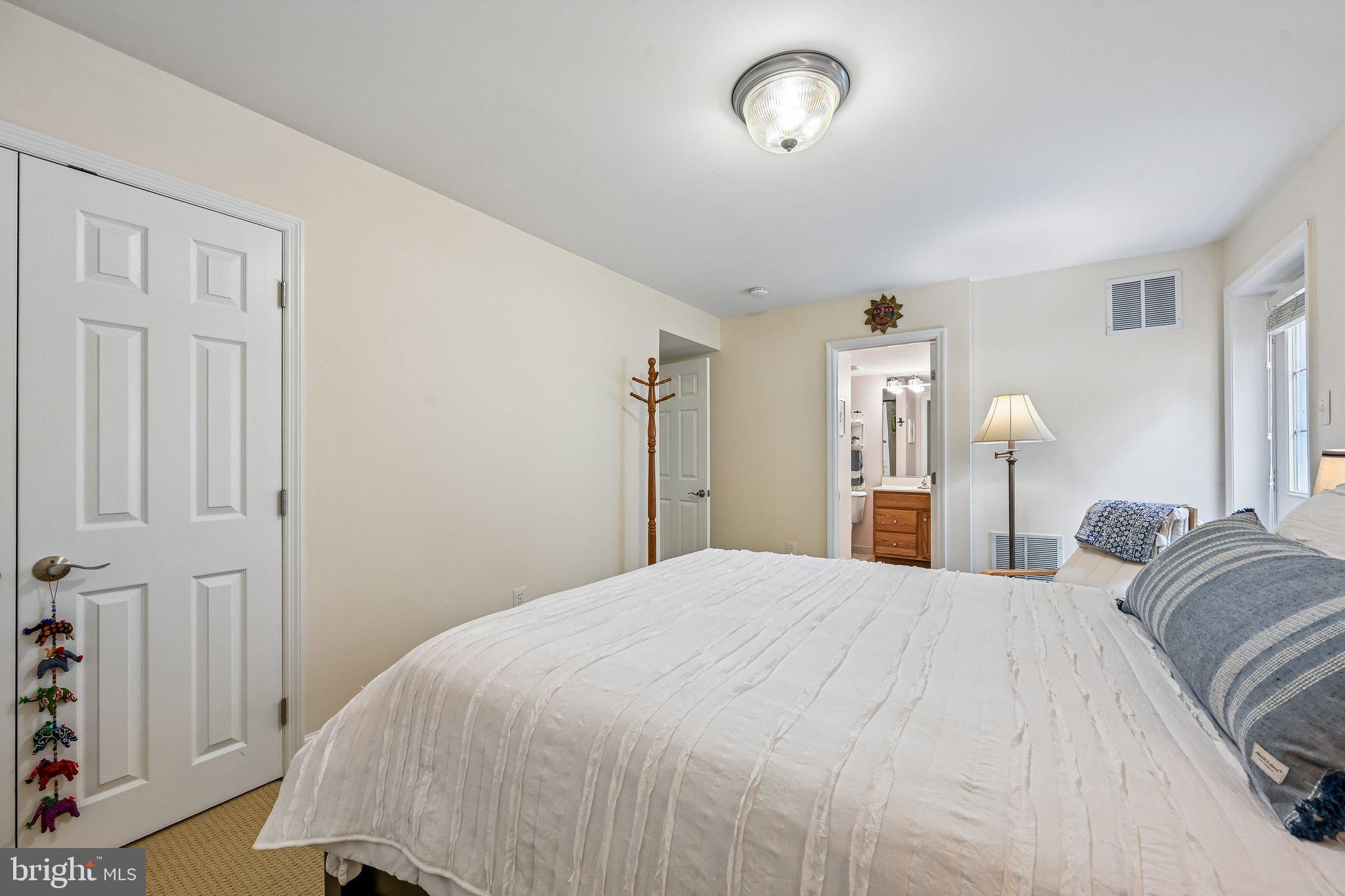 PARADISE VILLAGE - Residential