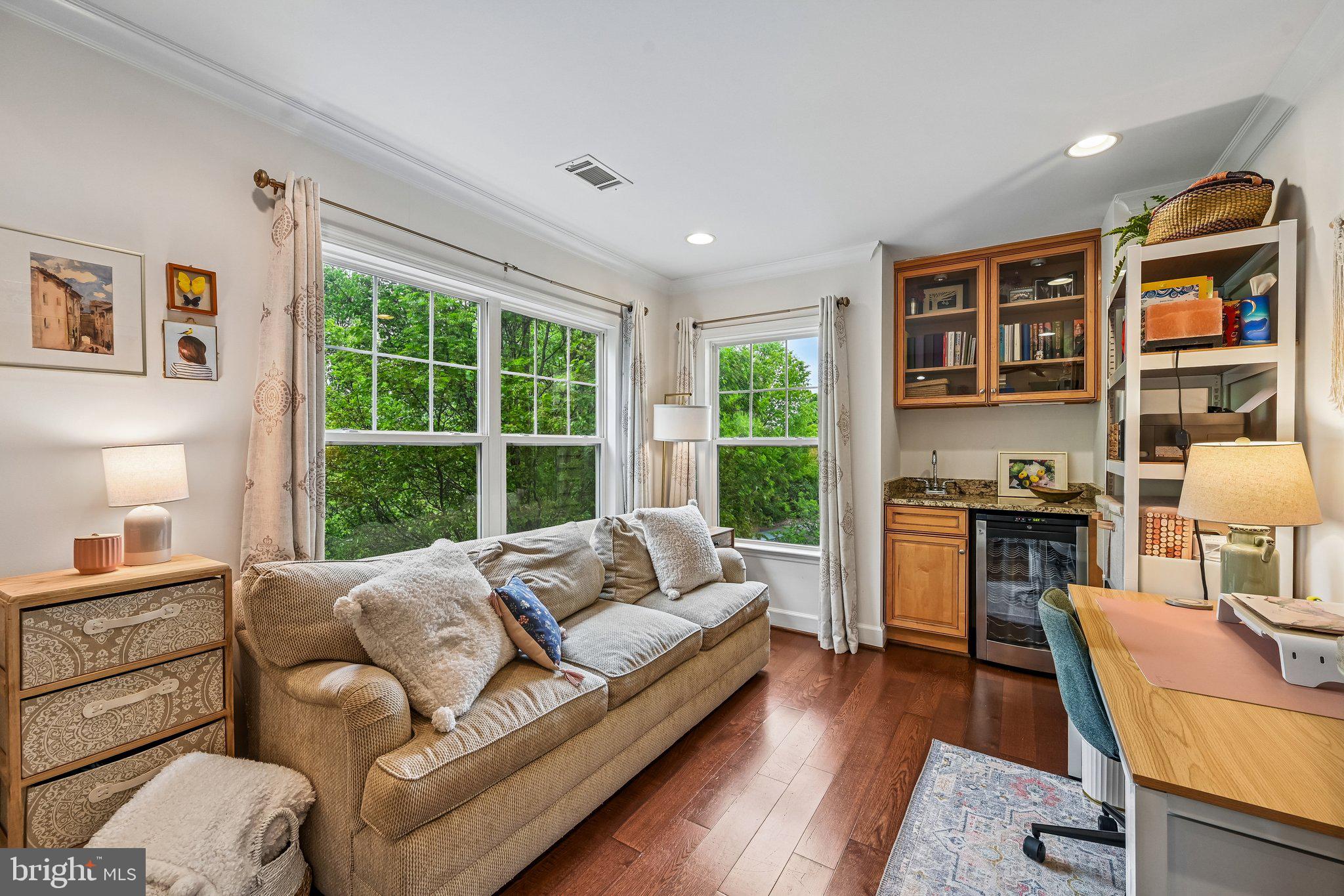 PARADISE VILLAGE - Residential