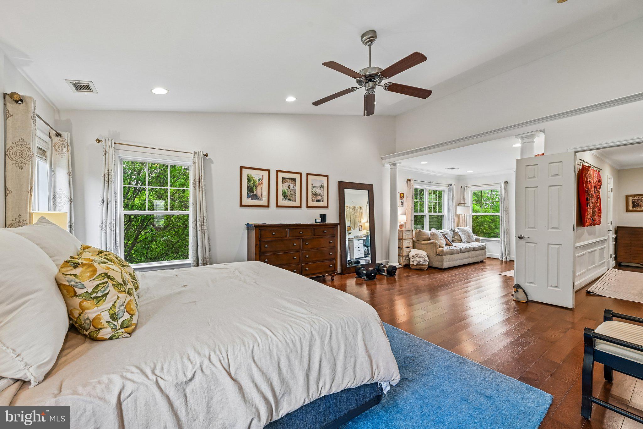 PARADISE VILLAGE - Residential
