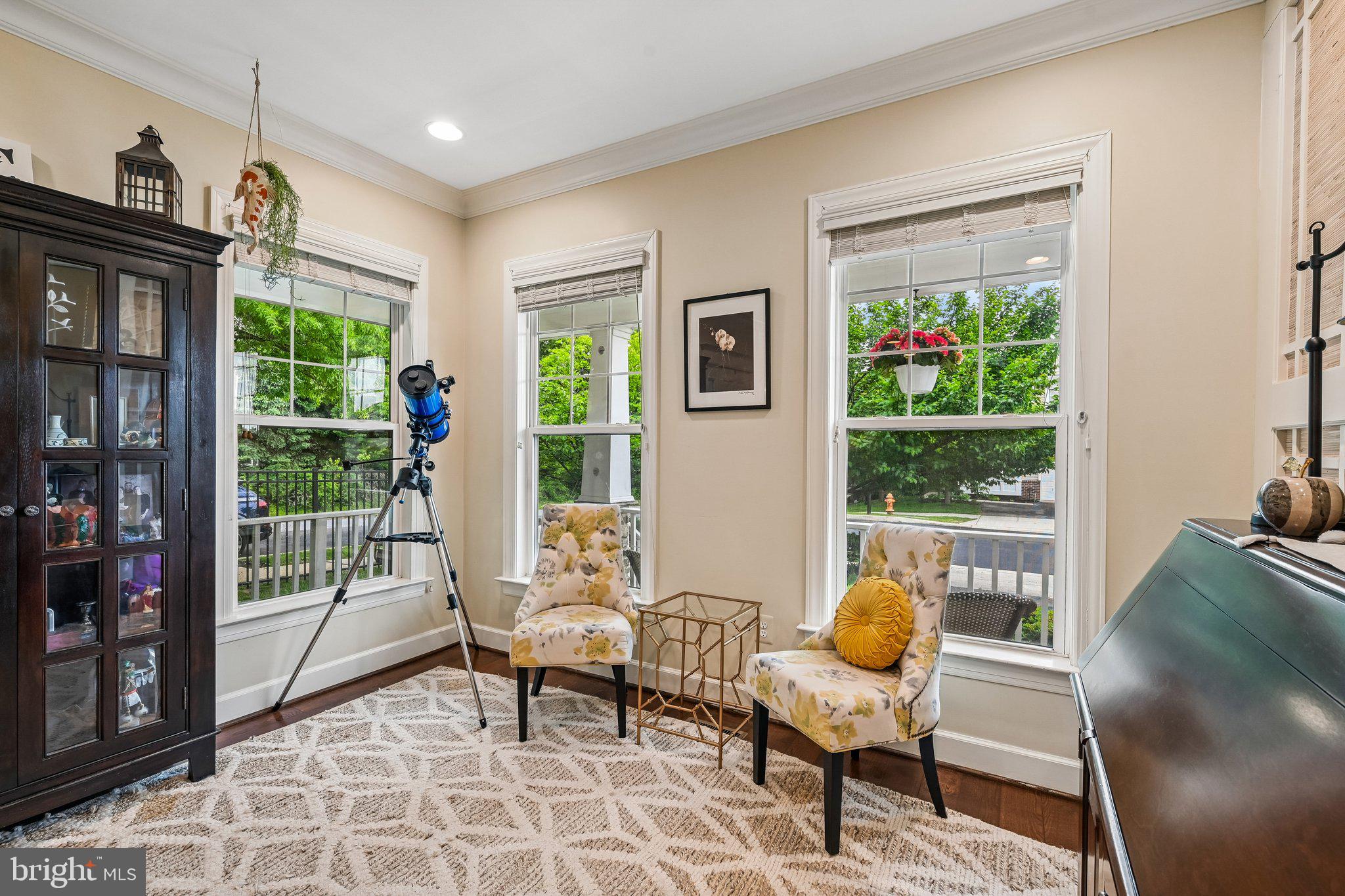 PARADISE VILLAGE - Residential