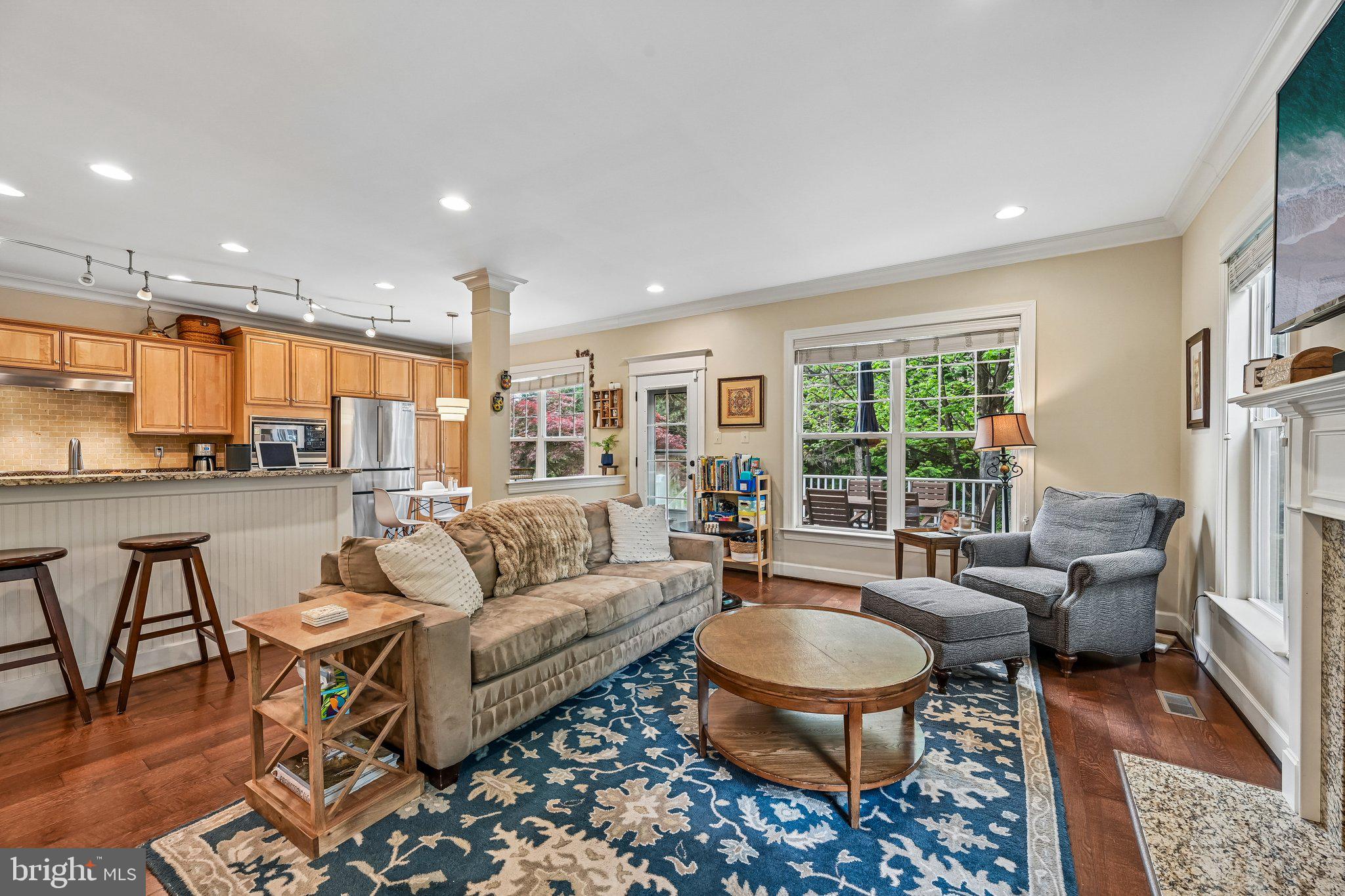 PARADISE VILLAGE - Residential