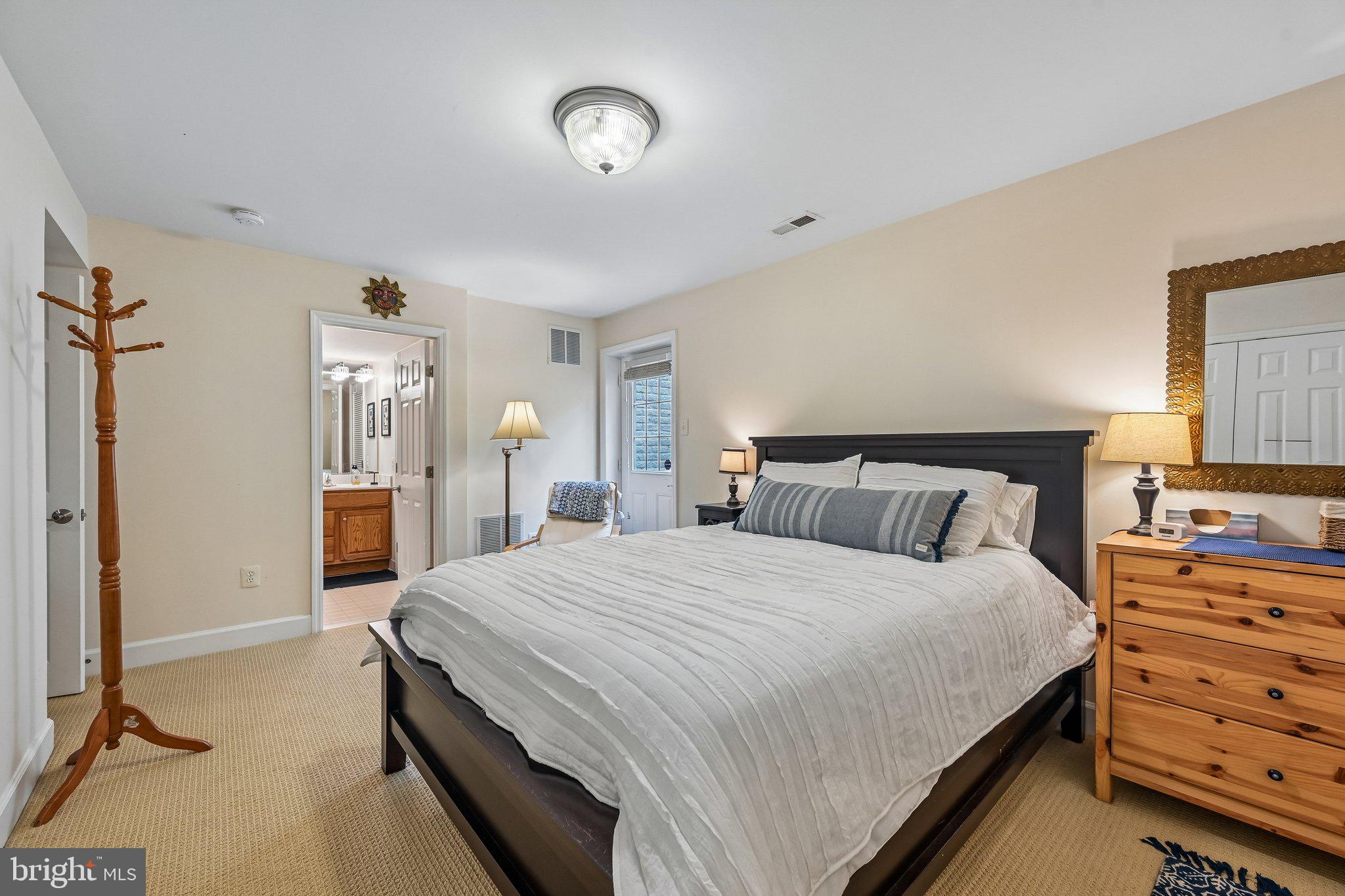 PARADISE VILLAGE - Residential