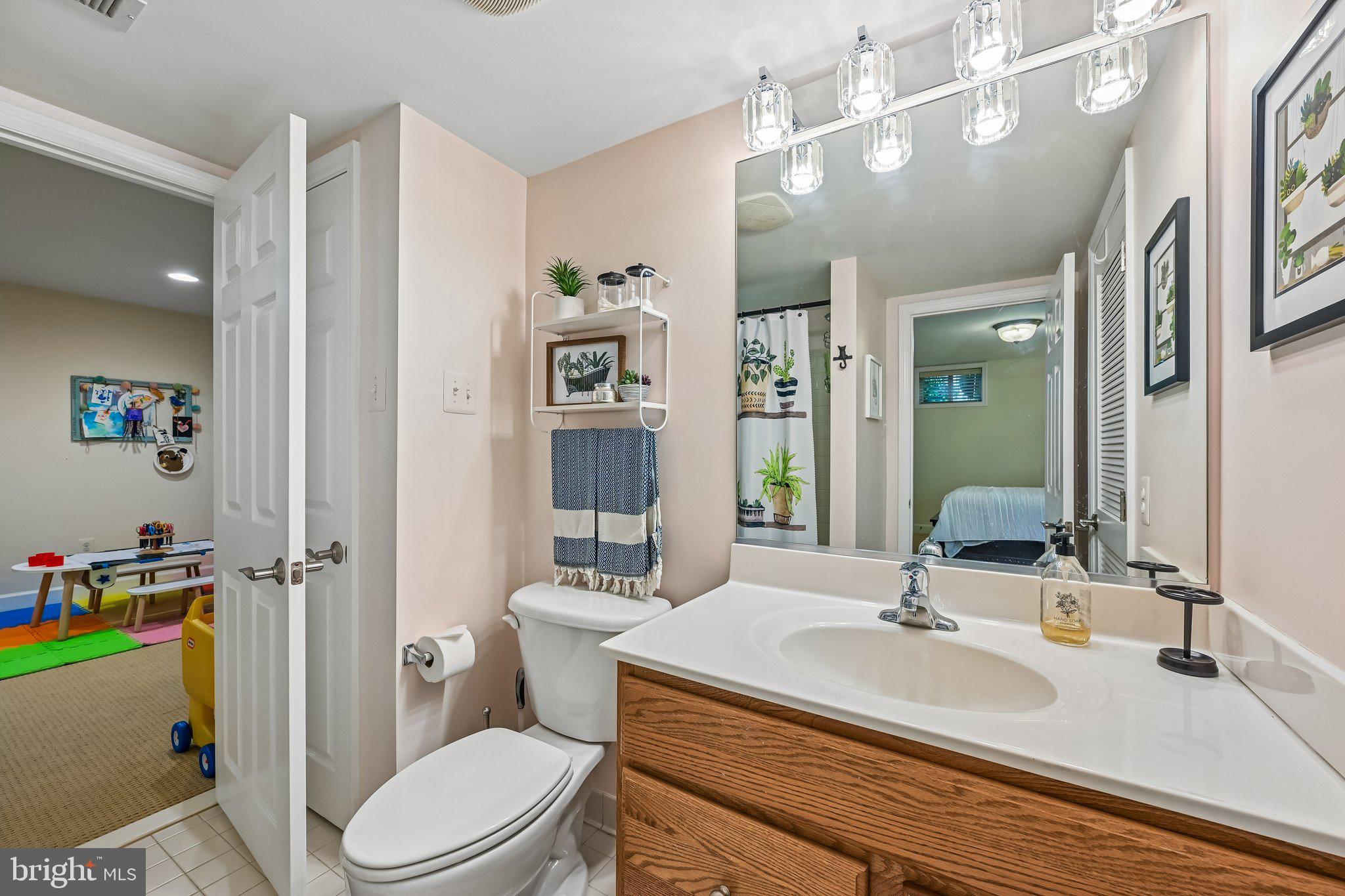 PARADISE VILLAGE - Residential