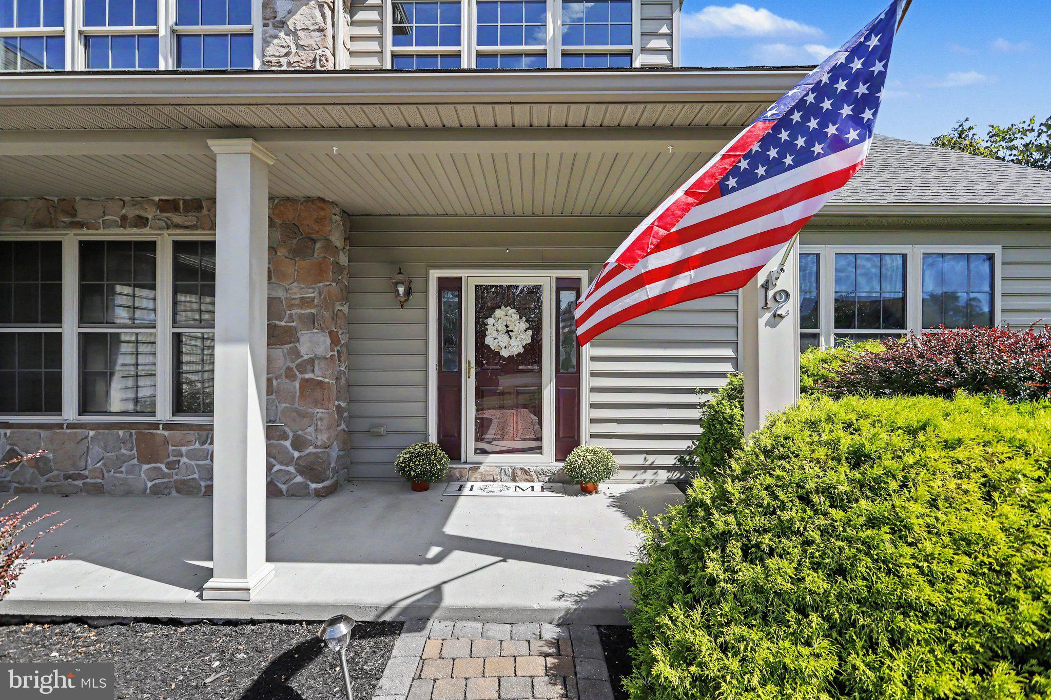 12 E SUMMIT DRIVE