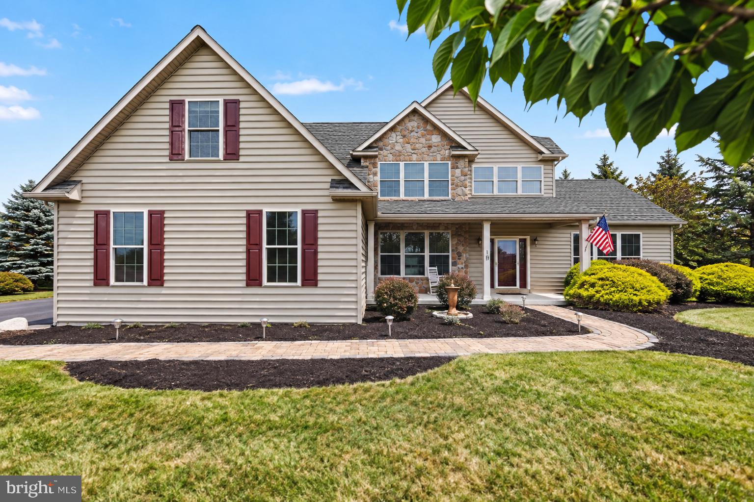 12 E SUMMIT DRIVE