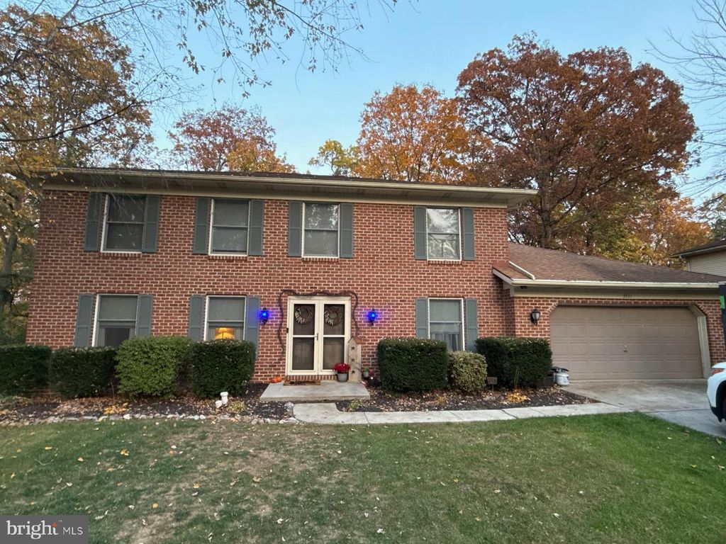 Photo of 3971 Little John Drive, YORK, PA 17408 (MLS # PAYK2093034)
