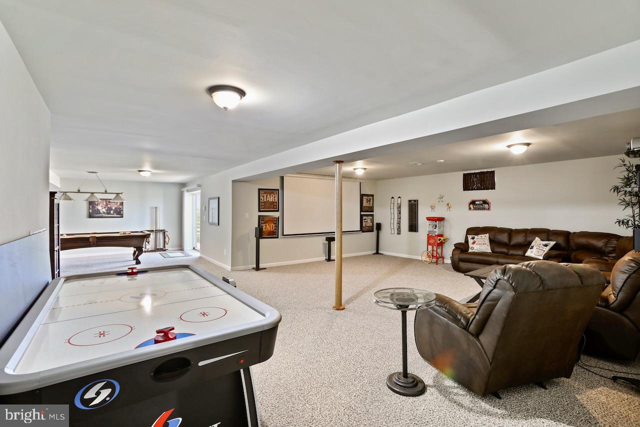 SPRUCE HILL ESTATES - Residential