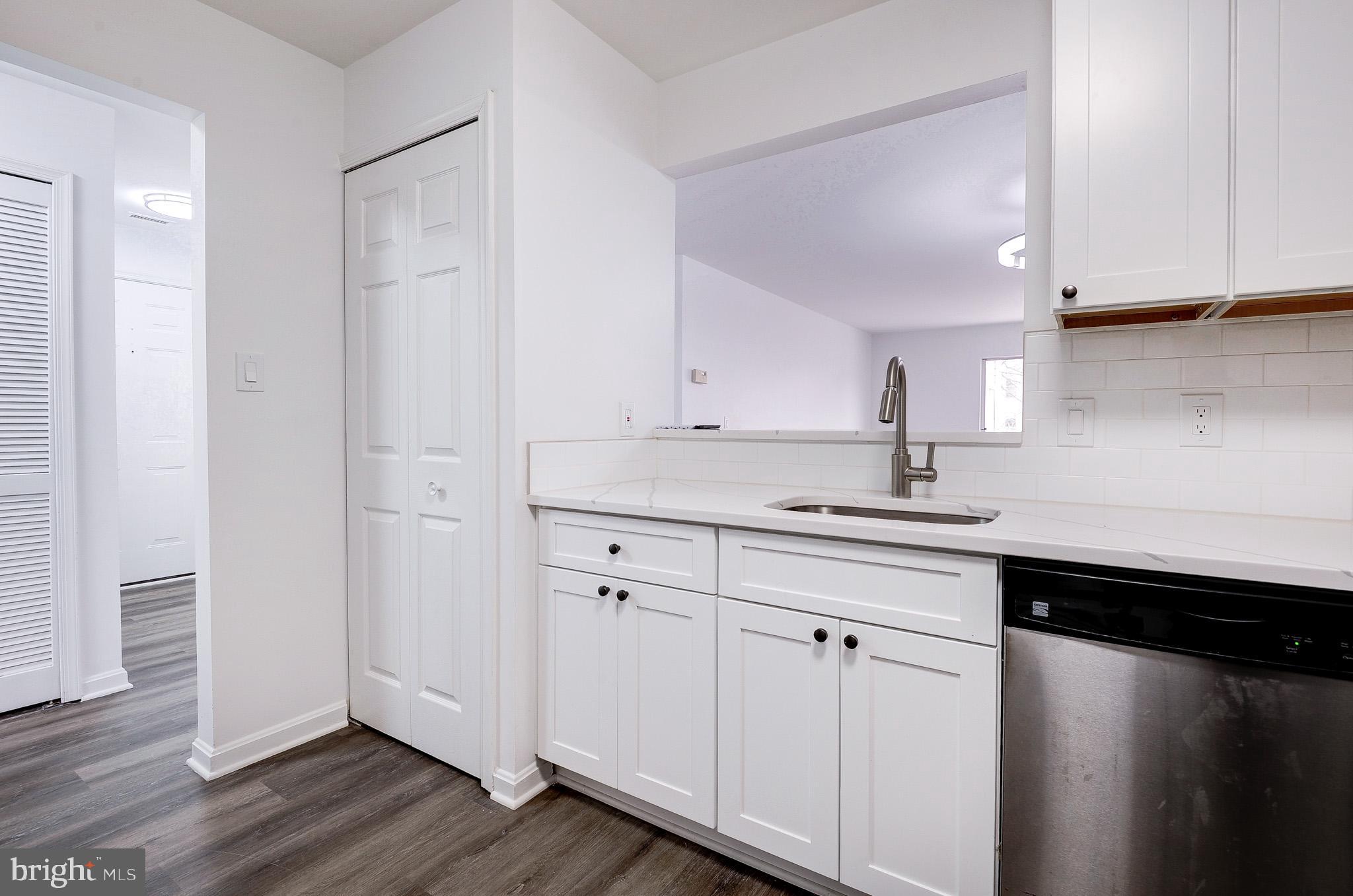 ASHBURN VILLAGE - Residential