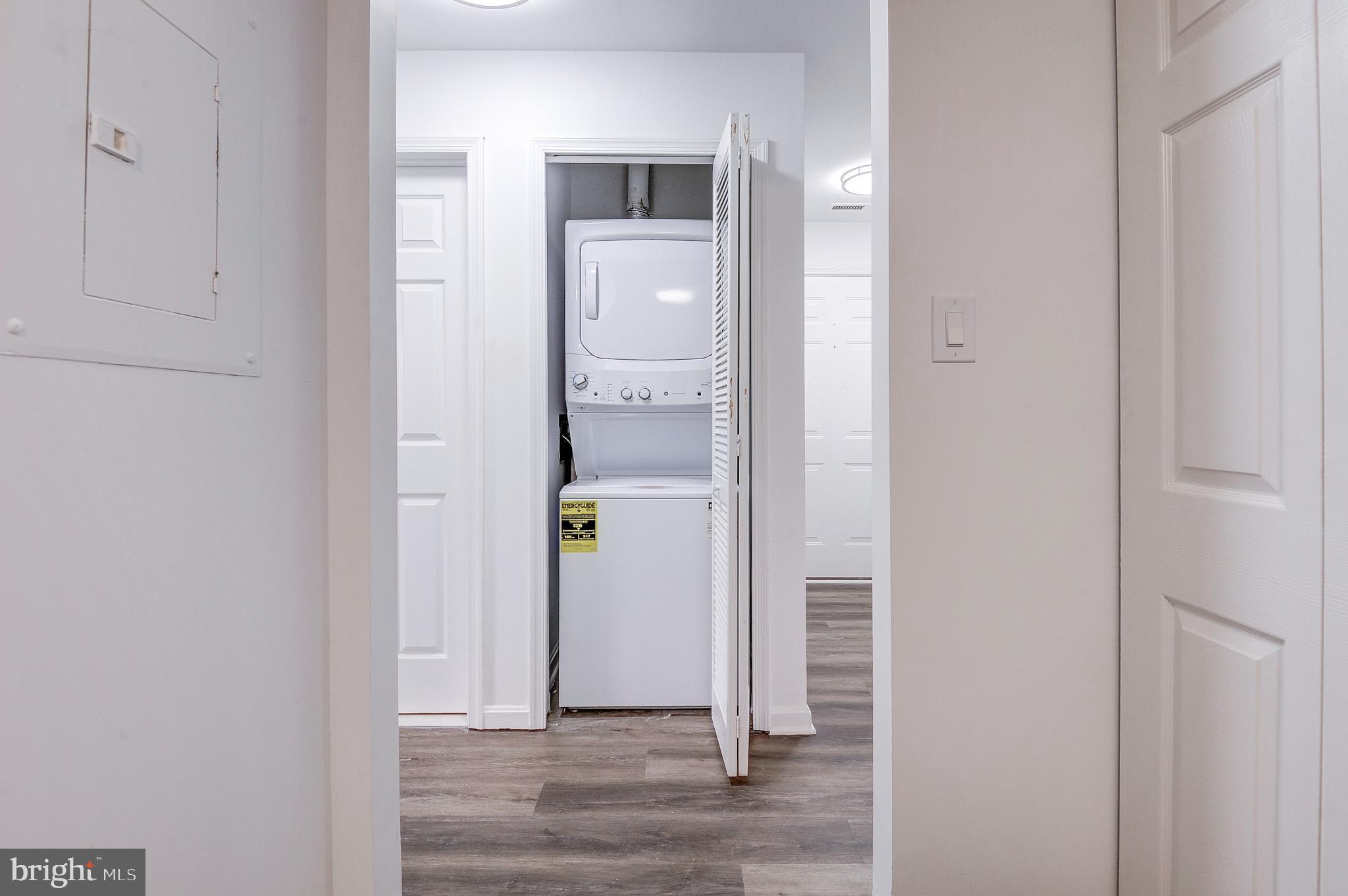 ASHBURN VILLAGE - Residential