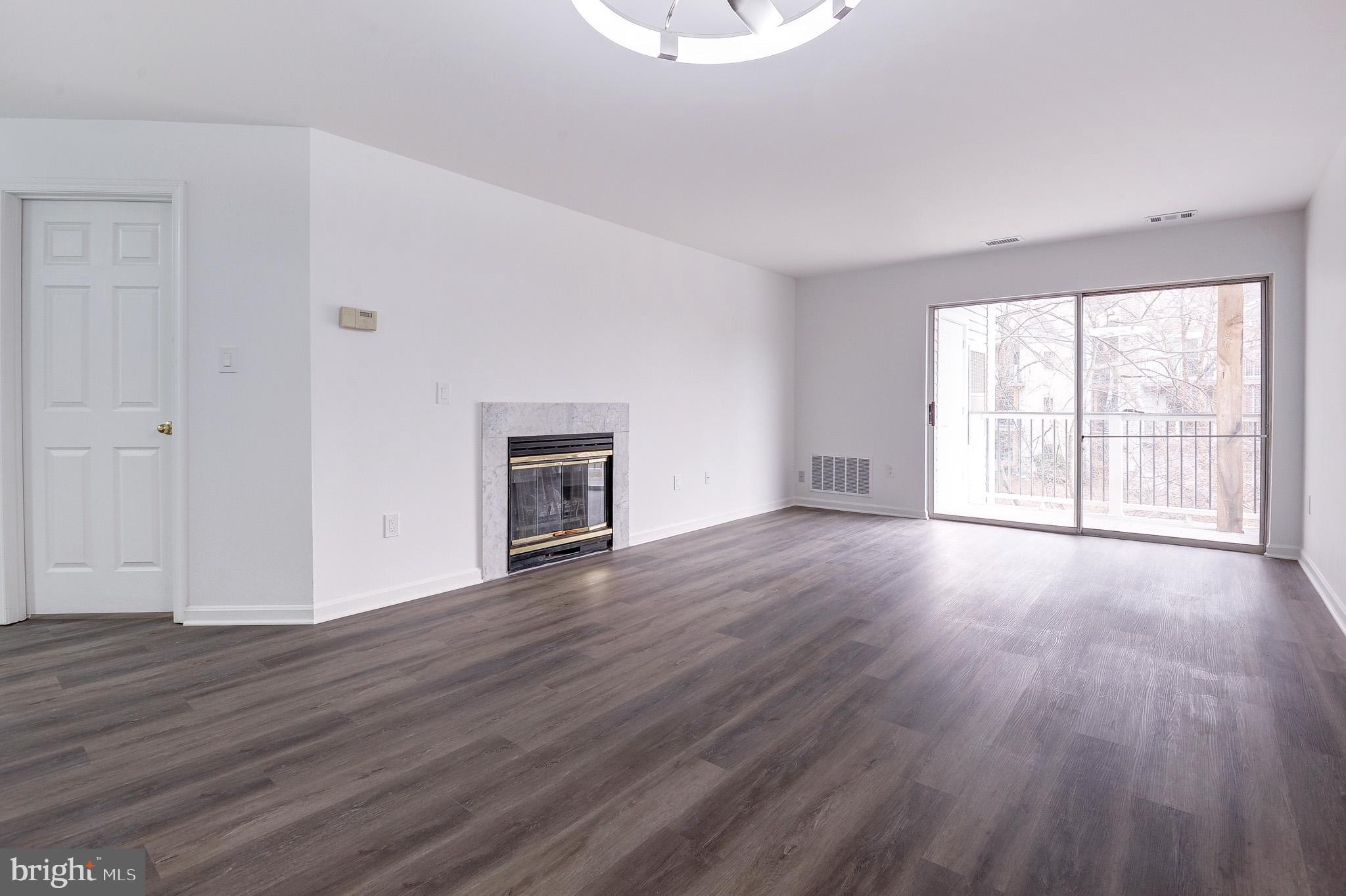 ASHBURN VILLAGE - Residential