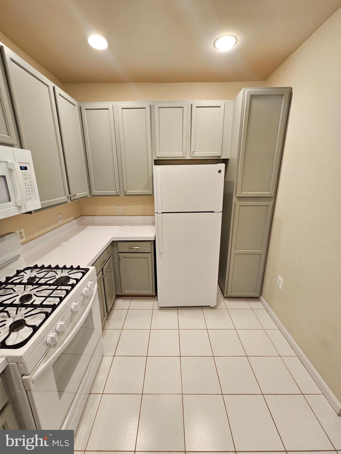 KING FARM - Residential Lease