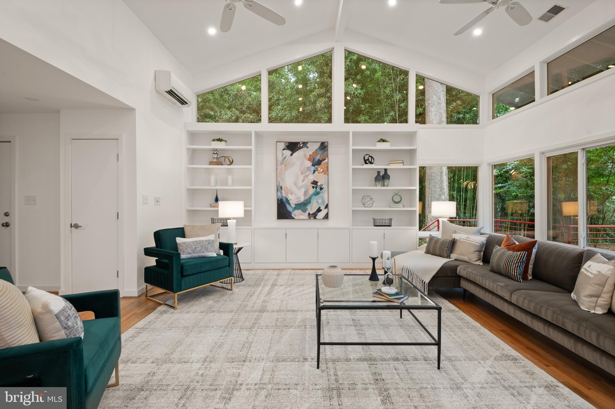 CARDEROCK SPRINGS - Residential