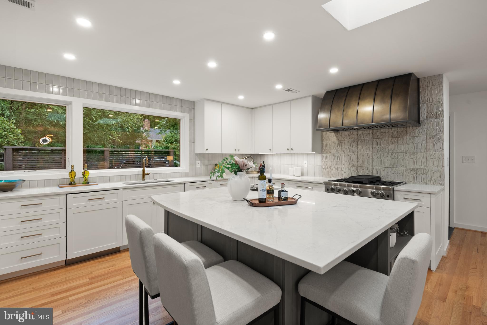 CARDEROCK SPRINGS - Residential