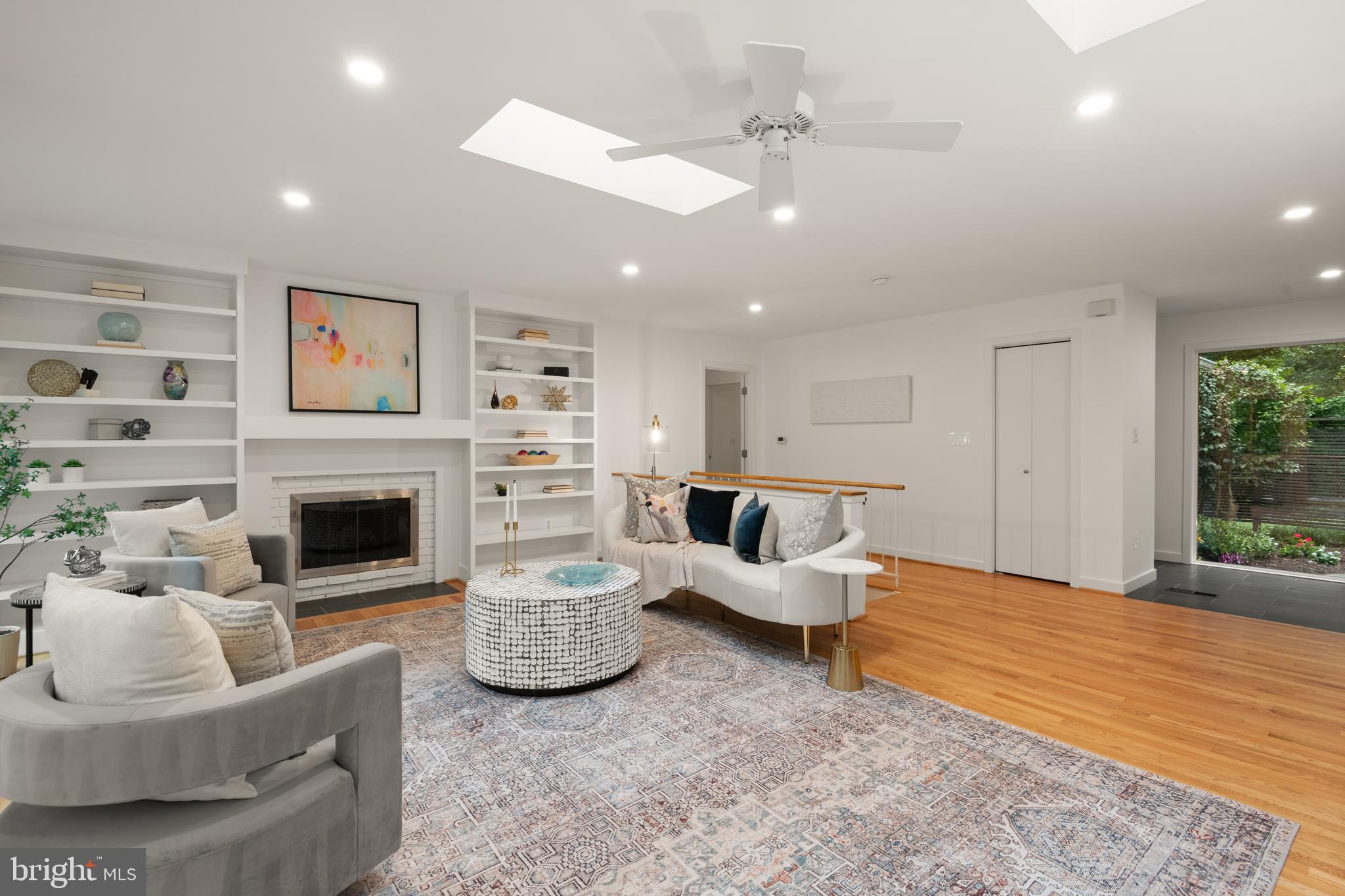 CARDEROCK SPRINGS - Residential