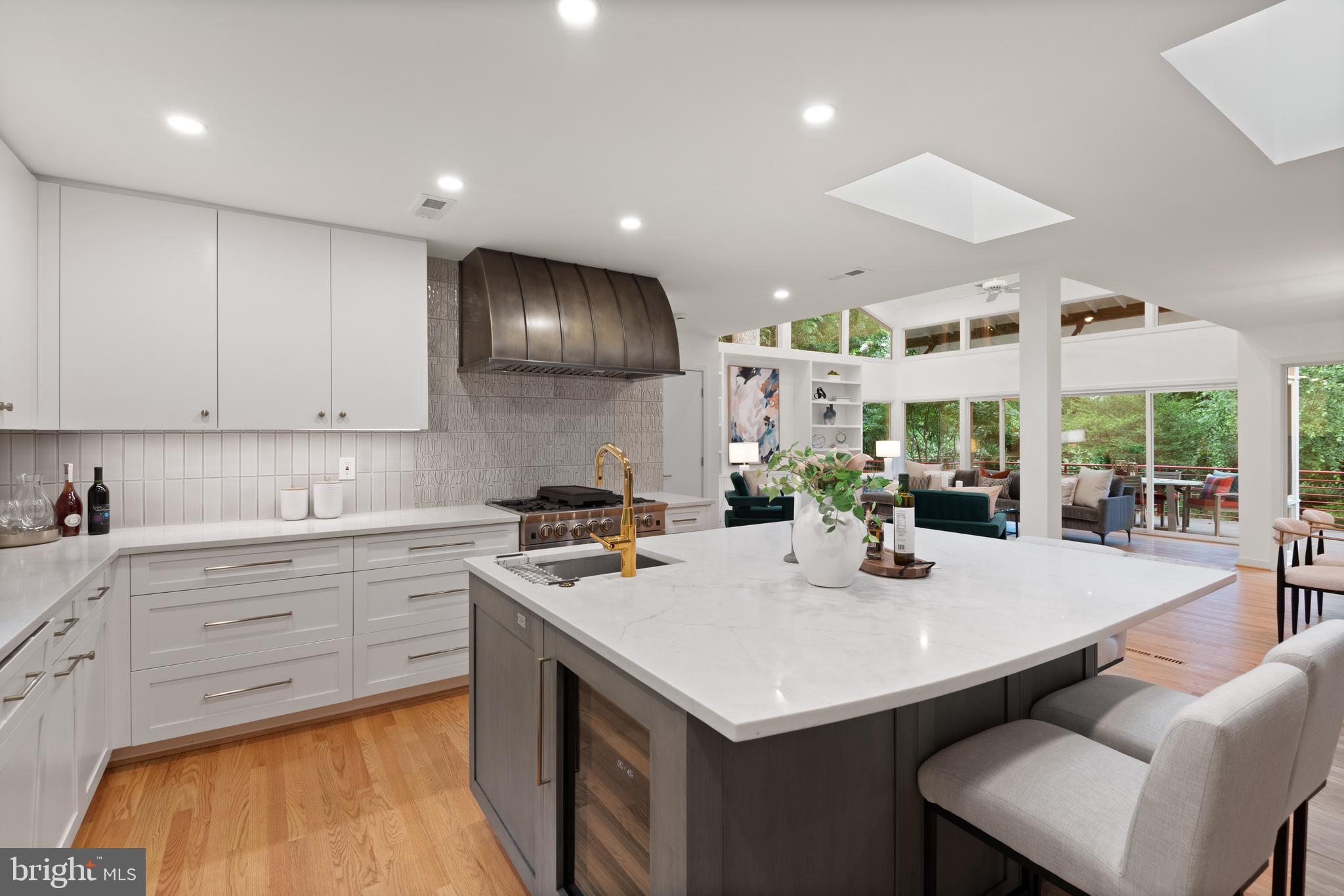 CARDEROCK SPRINGS - Residential