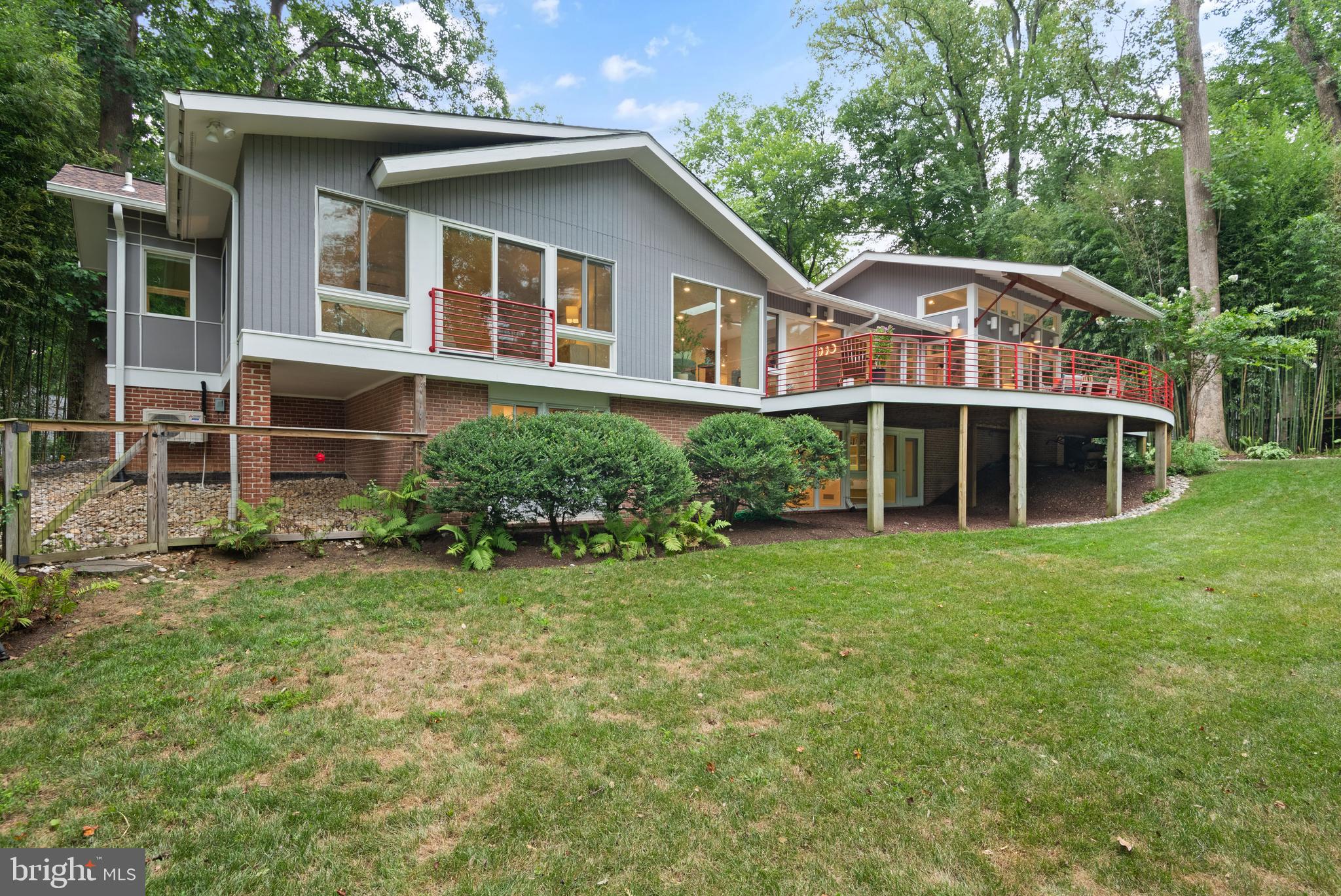 CARDEROCK SPRINGS - Residential